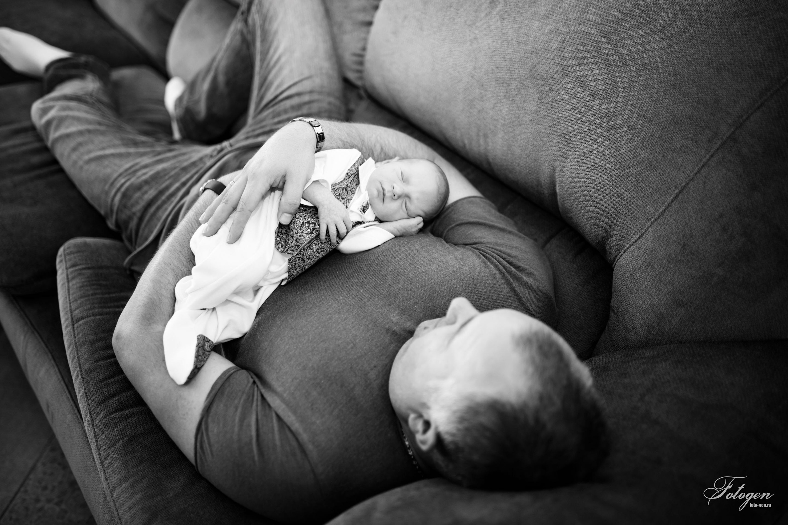 Фотостудии Fotogen я на сайте, заполняю портфолио, и seo Помоги мне написать Title, description, h1, h2 для страницы портфолио с фотосессие. Интерьерная фотостудия FOTOGEN г. Краснодар