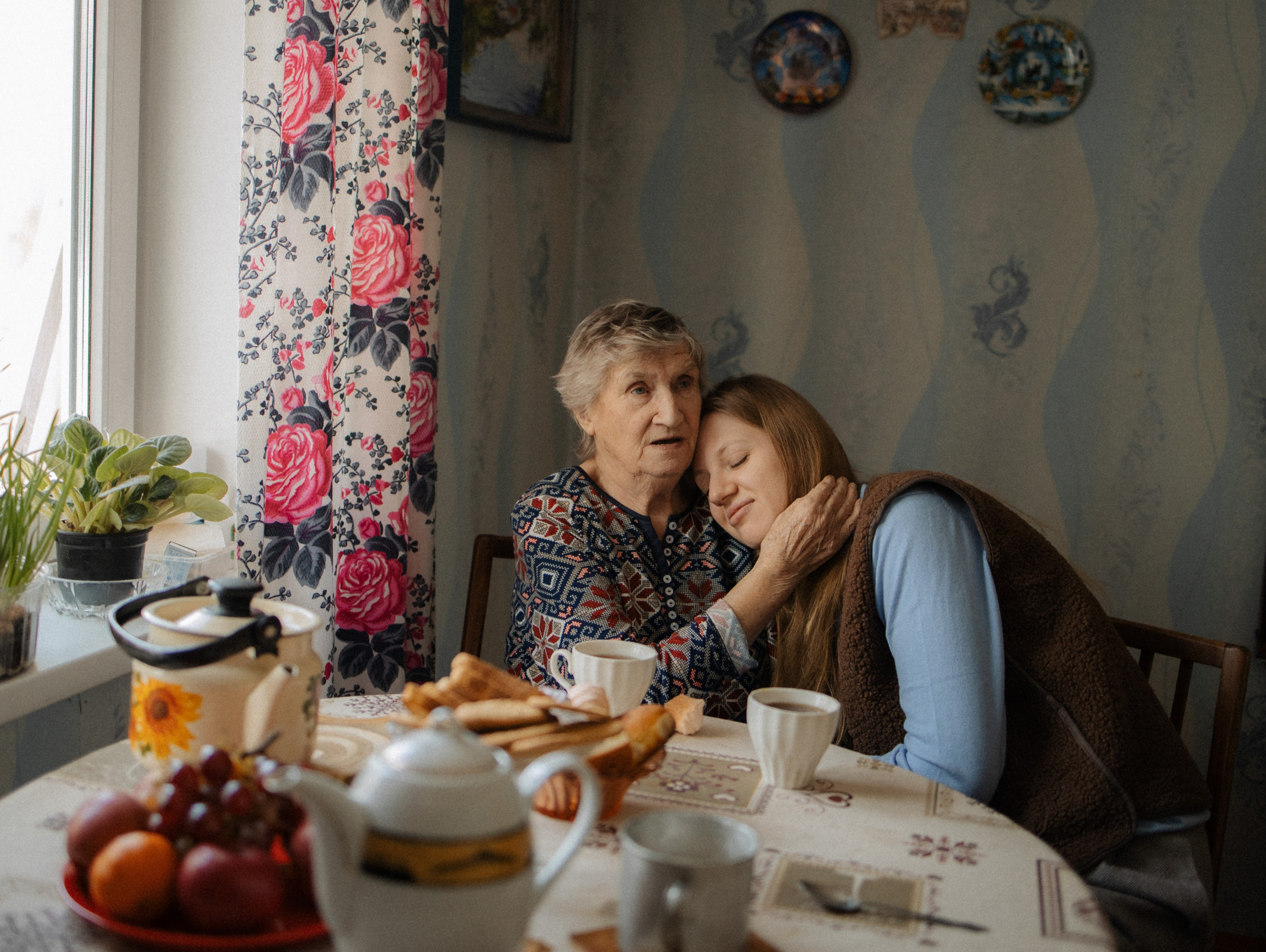 Домашняя история бабушки и внучки. Фотограф Углич и Ярославль Ольга Тятюшкина