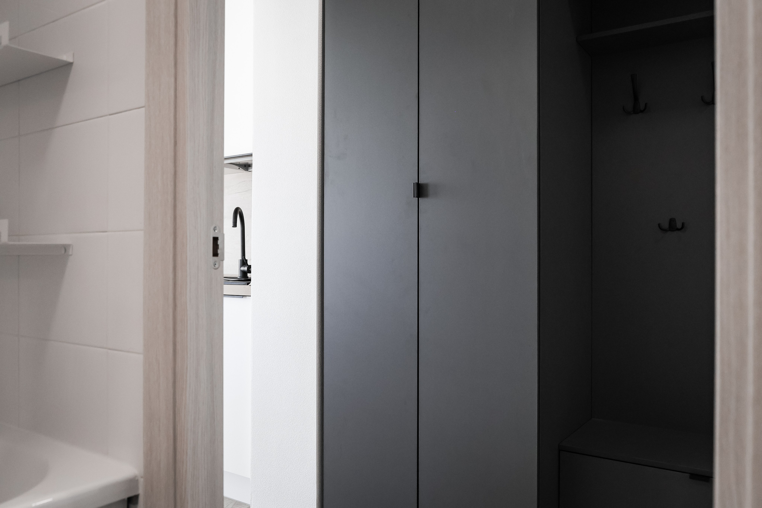 APARTMENT COMPLEX INTERIOR. Mixturecaptures