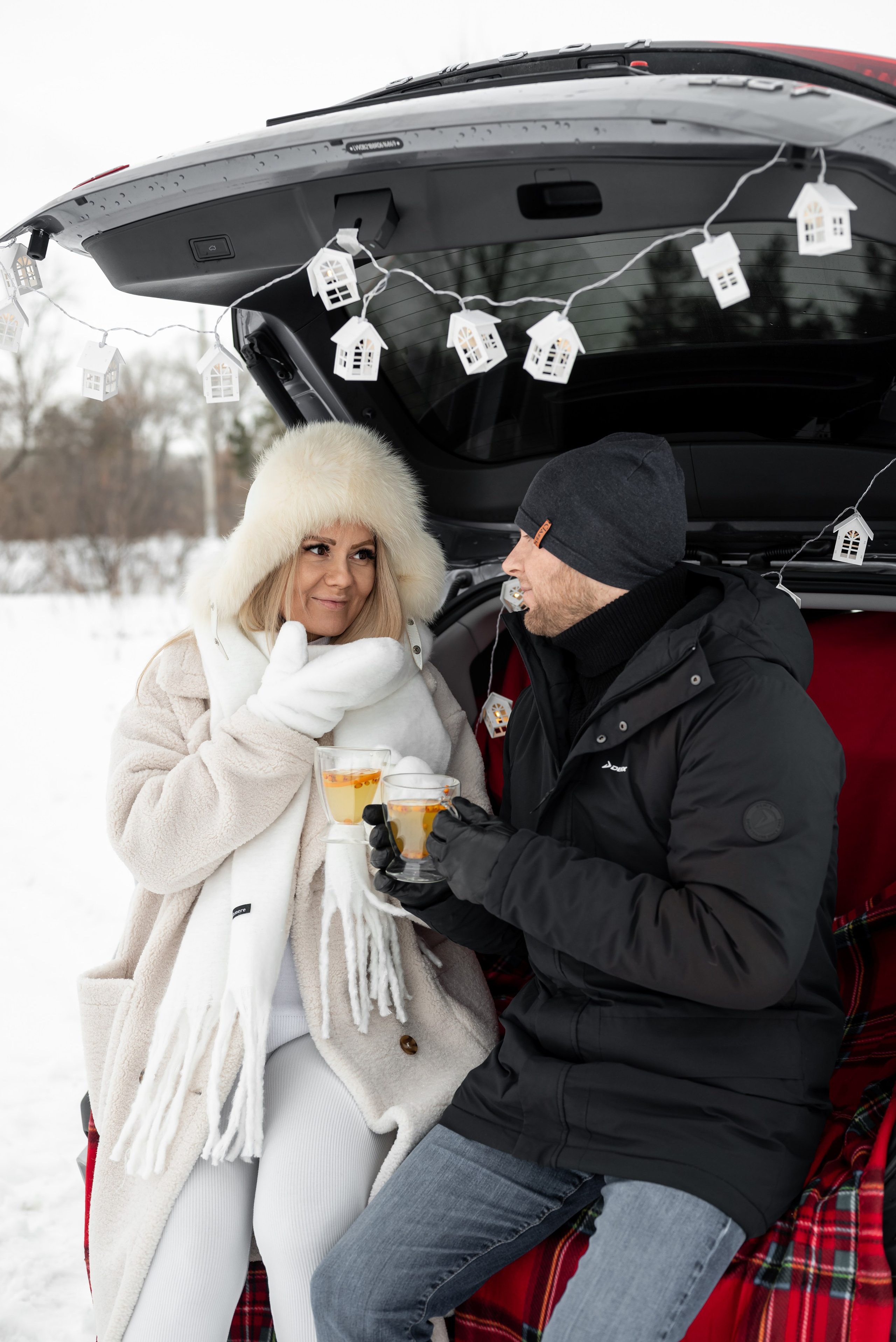 Фотопроект с Платоном и машиной на улице. Фотограф в городе Салават