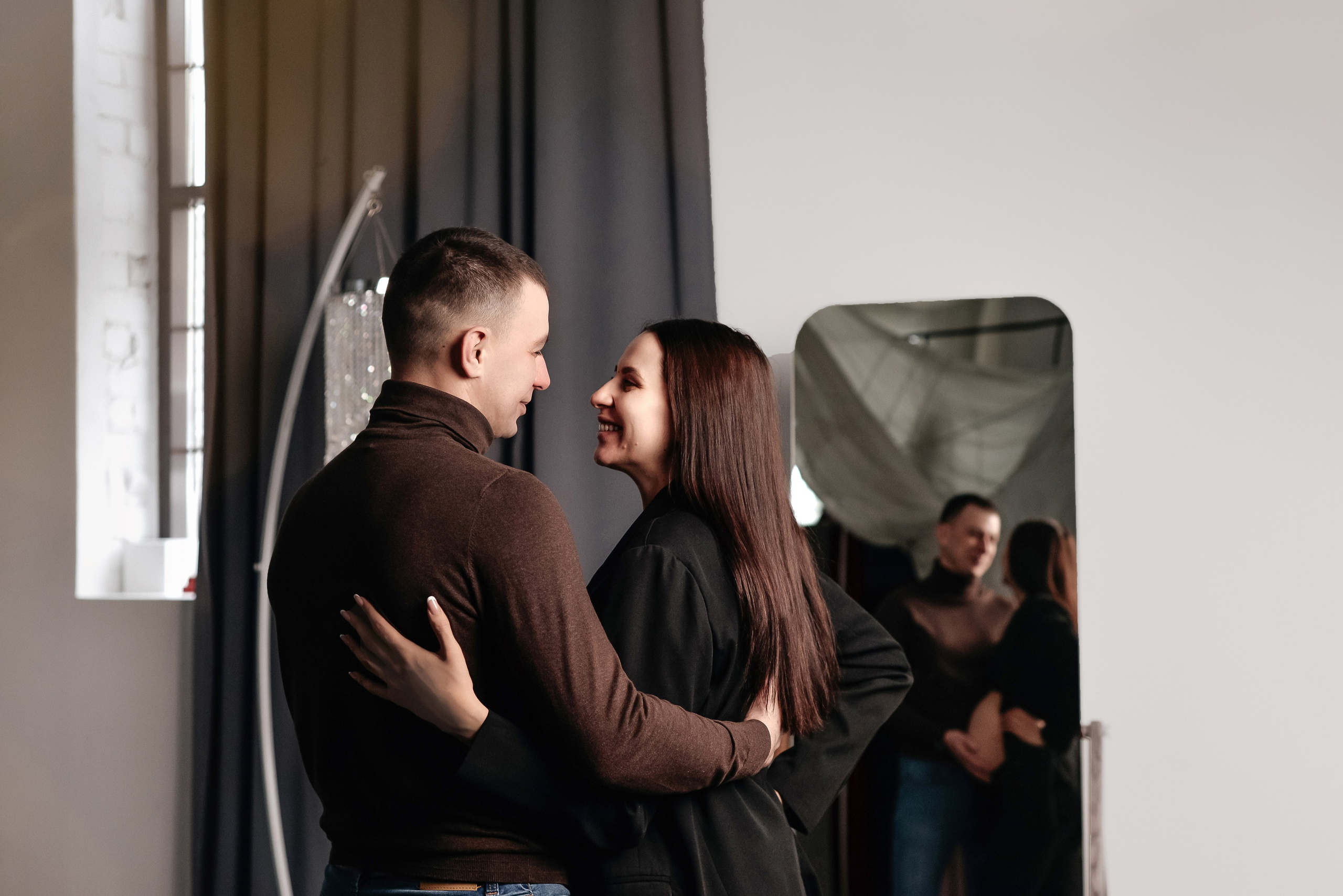 Наташа и Леша в студии Теплопункт. Семейный и свадебный фотограф Галина Абакумова, фотосессии в Белгороде