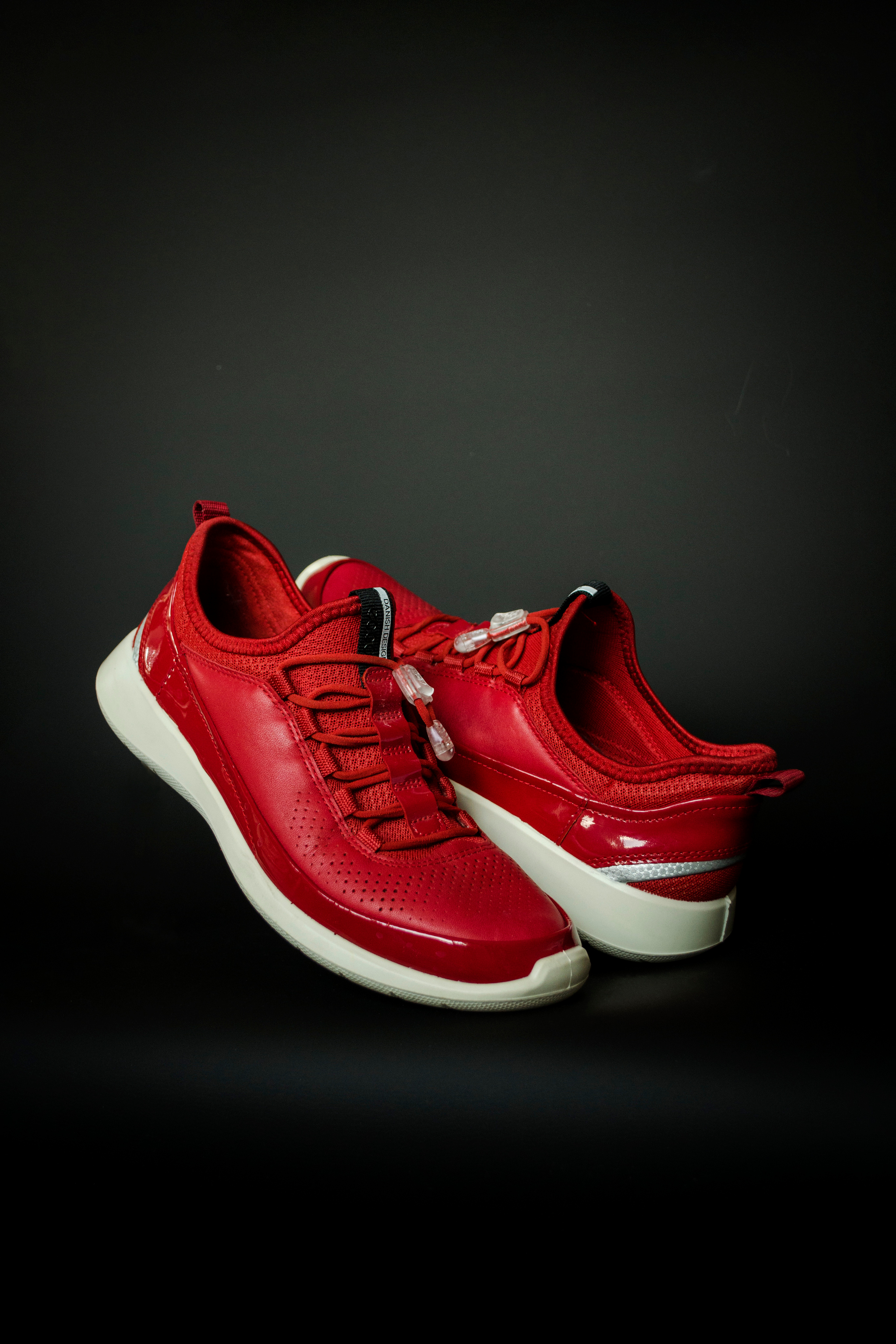 Съемка кроссовок. Фотографы в Тюмени Андрей и Лидия Войвод