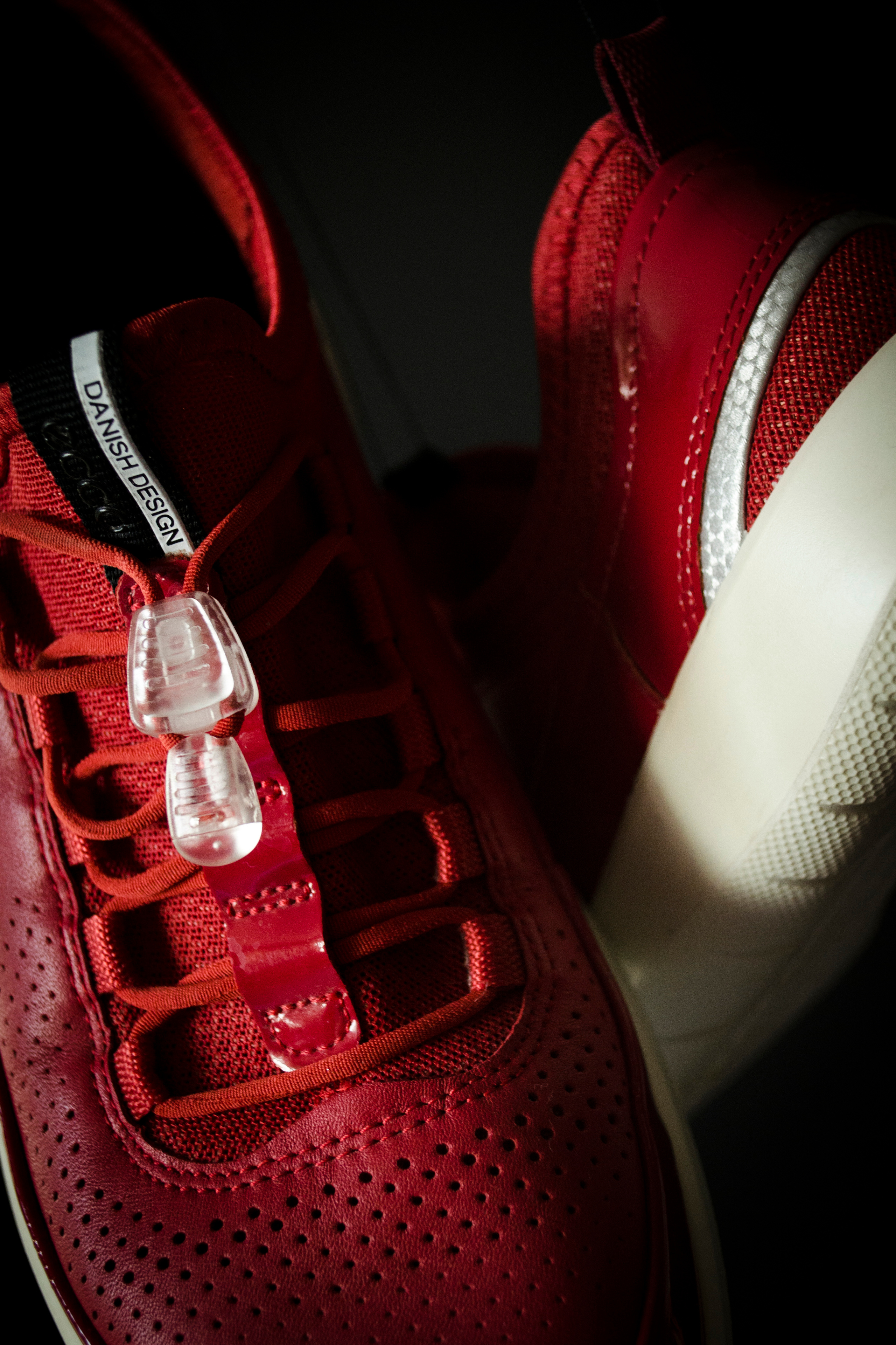 Съемка кроссовок. Фотографы в Тюмени Андрей и Лидия Войвод