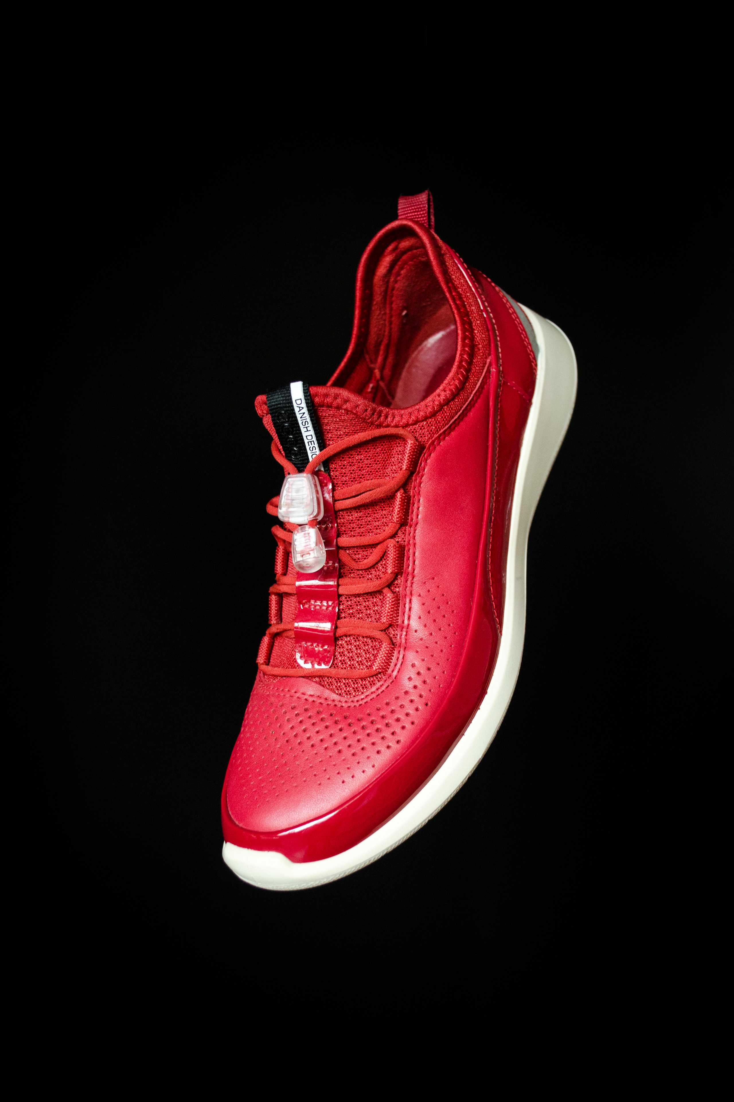 Съемка кроссовок. Фотографы в Тюмени Андрей и Лидия Войвод