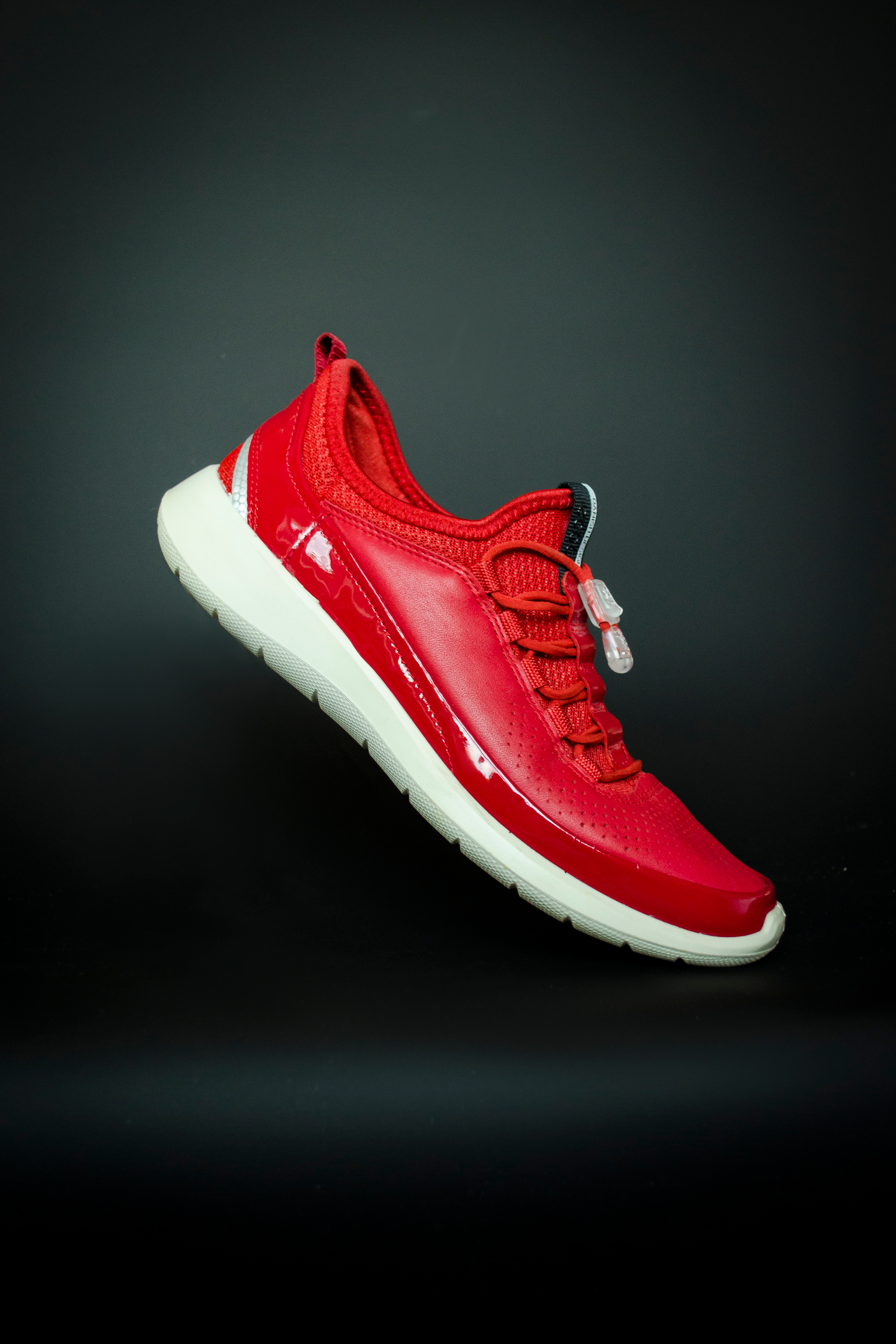 Съемка кроссовок. Фотографы в Тюмени Андрей и Лидия Войвод