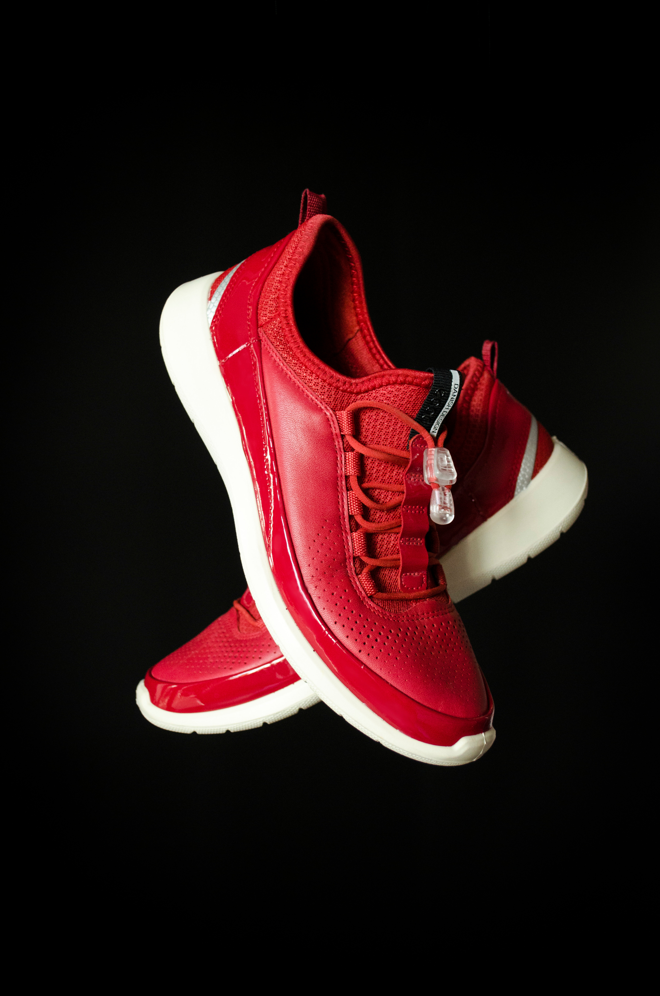 Съемка кроссовок. Фотографы в Тюмени Андрей и Лидия Войвод