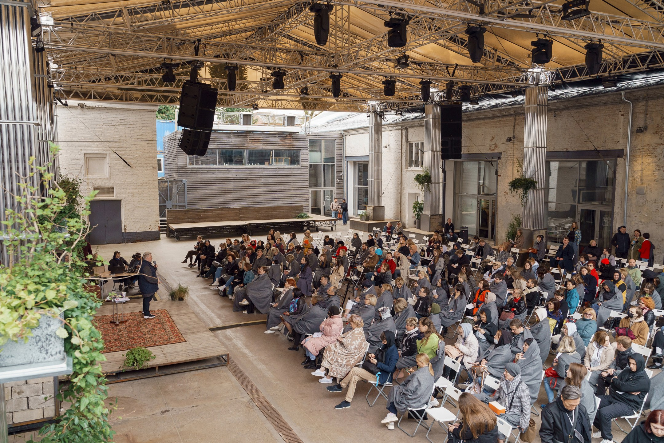 Форум театральных менеджеров в Вахтанговском театре. Андрей Сухинин репортажный свадебный фотограф Санкт-Петербург