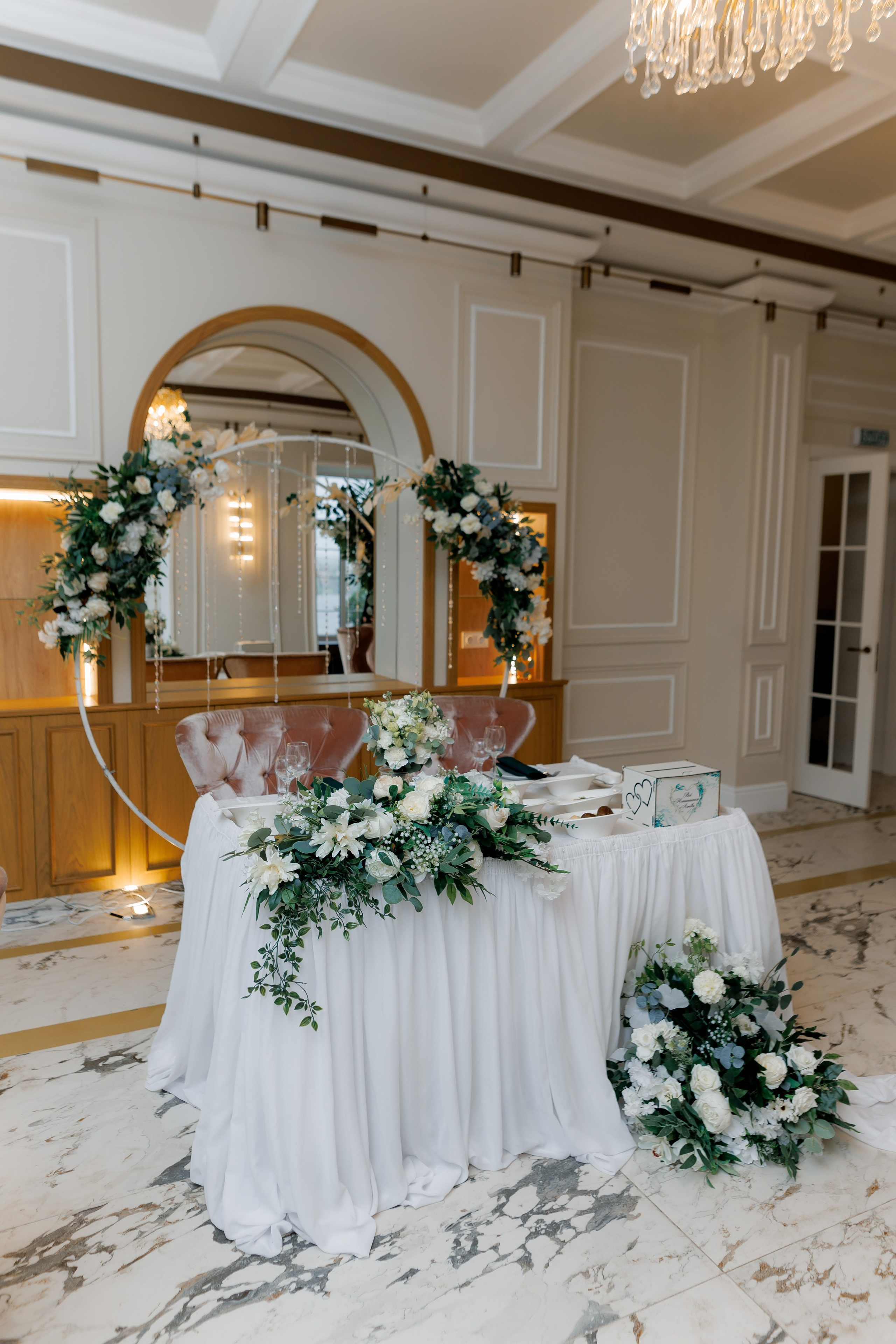 Свадебный банкет Полины и Ильи: волшебство в «Музыке и Времени». Свадебный фотограф Михаил Александров