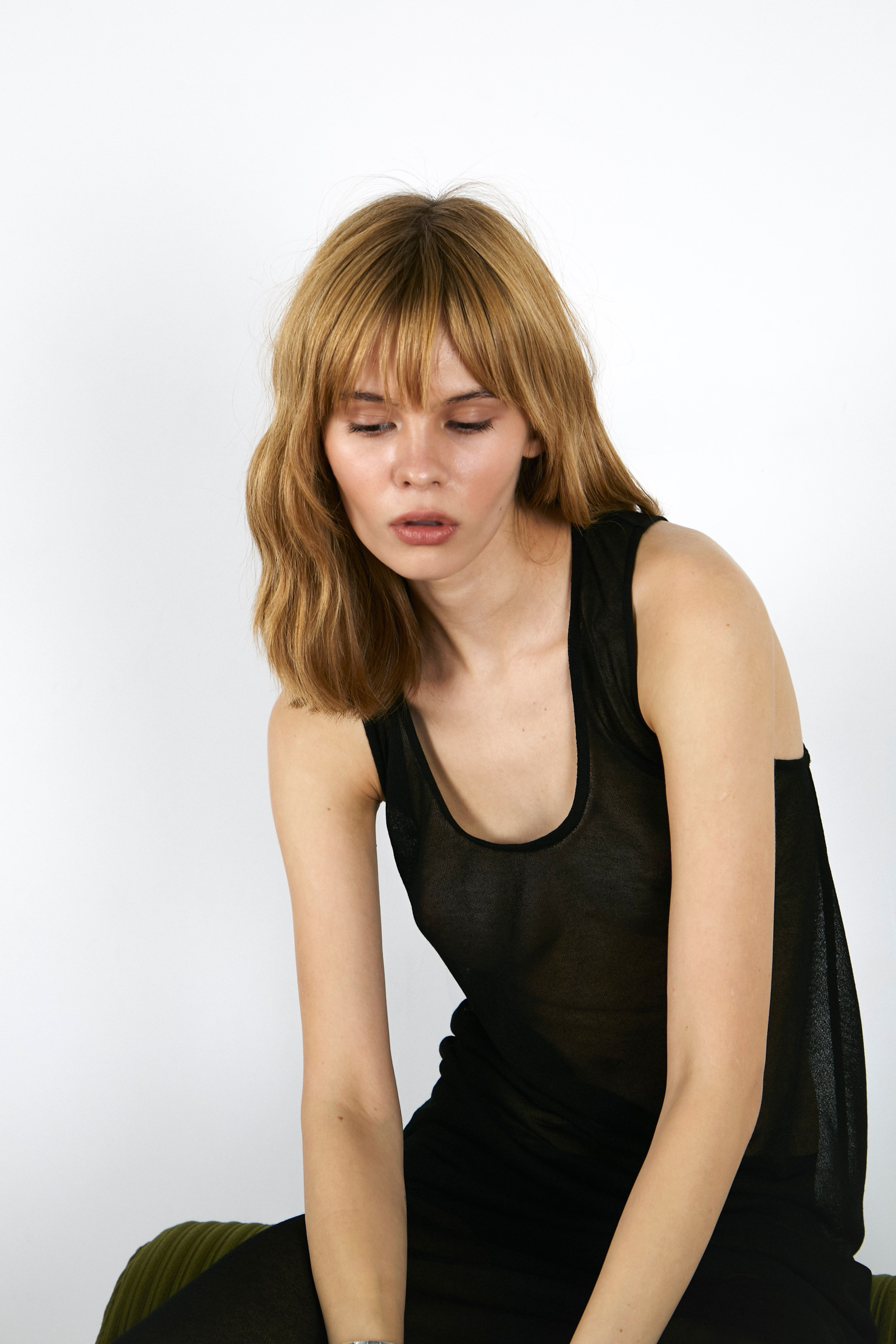 Ouvert. Arina Kharakhashian