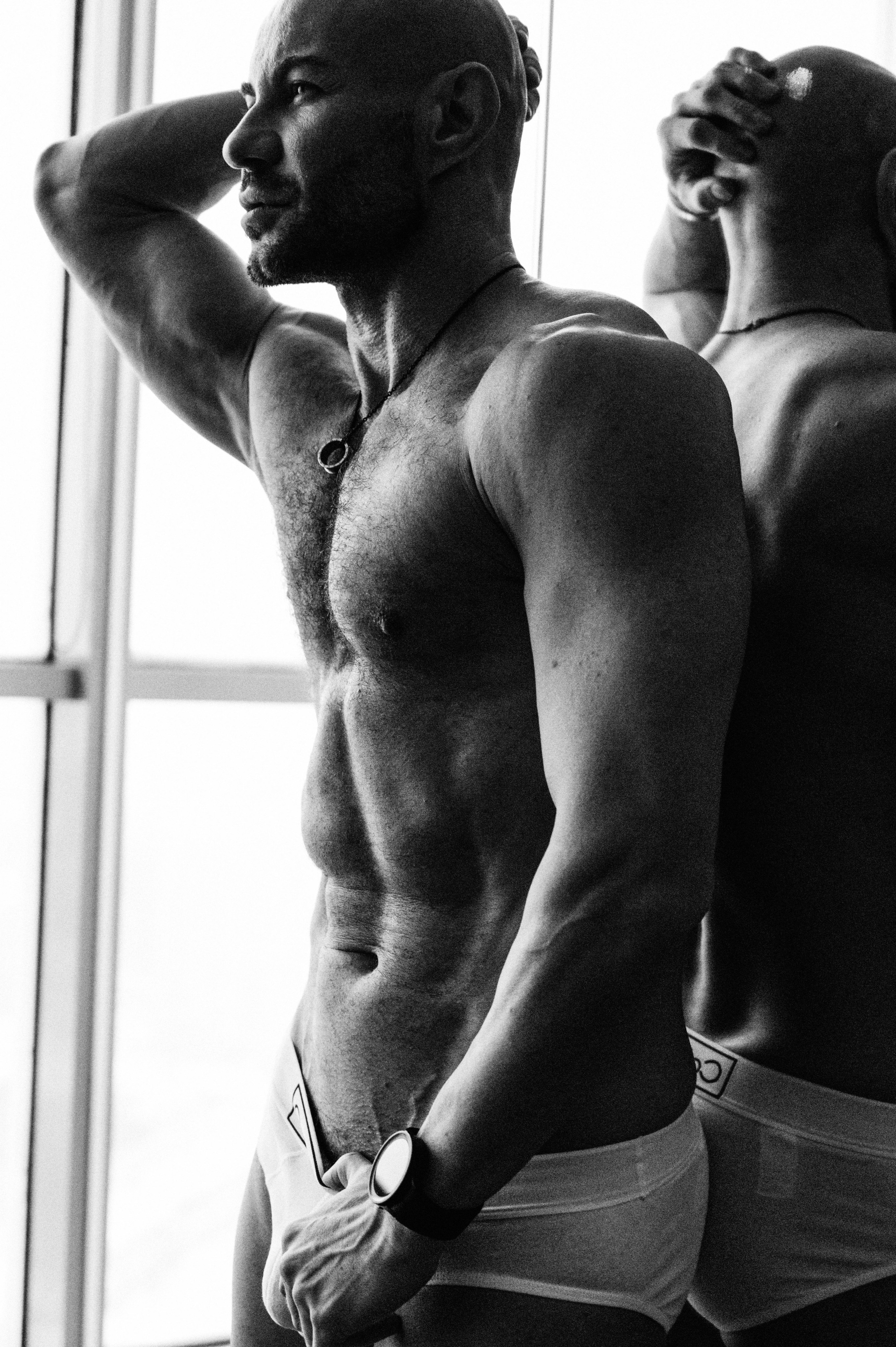 Матвей. Профессиональный фотограф беременности в СПБ. Стильные фотосессии беременности в стиле минимализм и классическая фотография