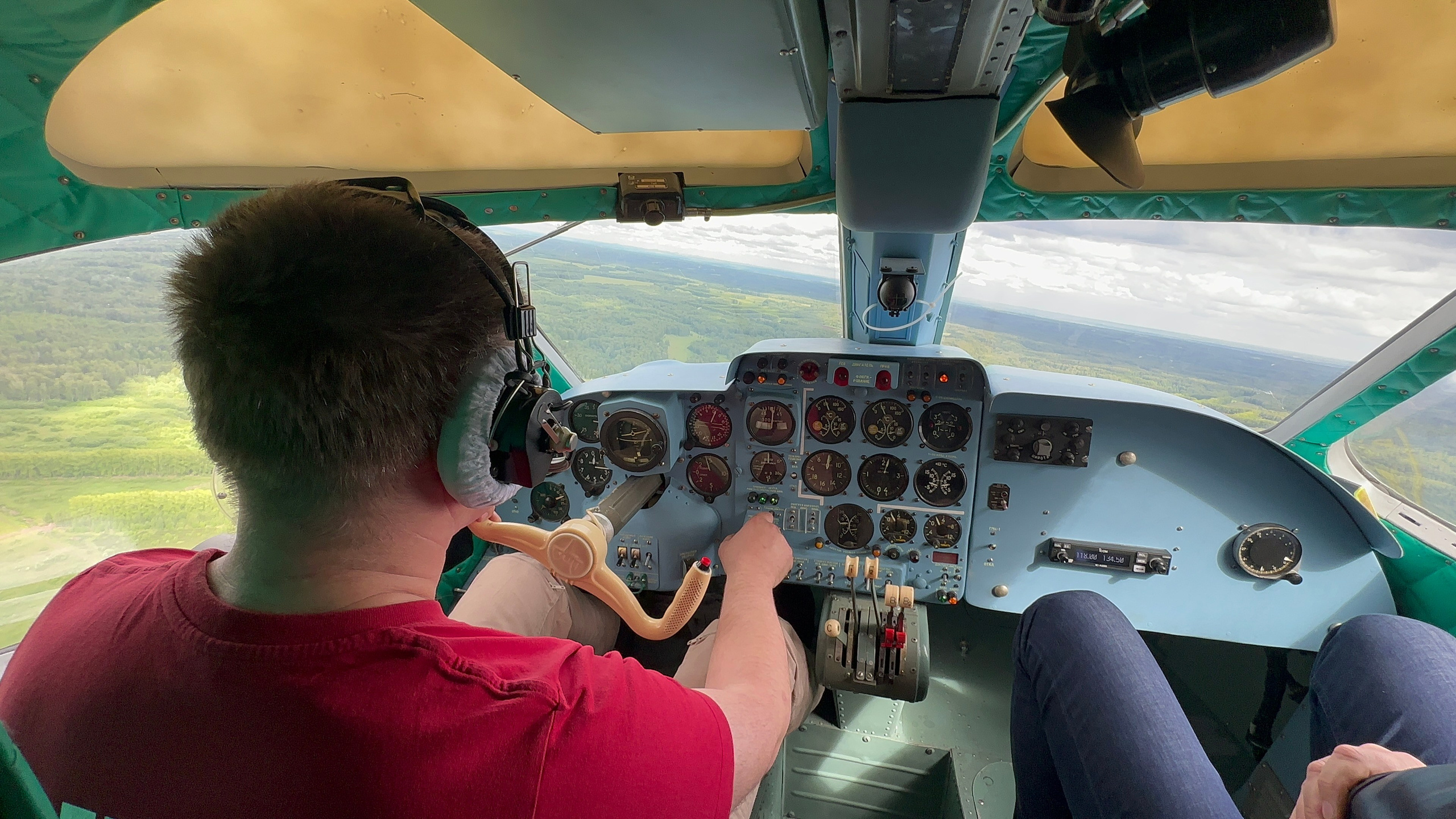 Перегон Ан-14 «Пчёлка» из Новосибирска в Красноярск (2023 г.). Фотоальбом показывающий увлекательный мир авиации и мир медведей Андрея Иванова