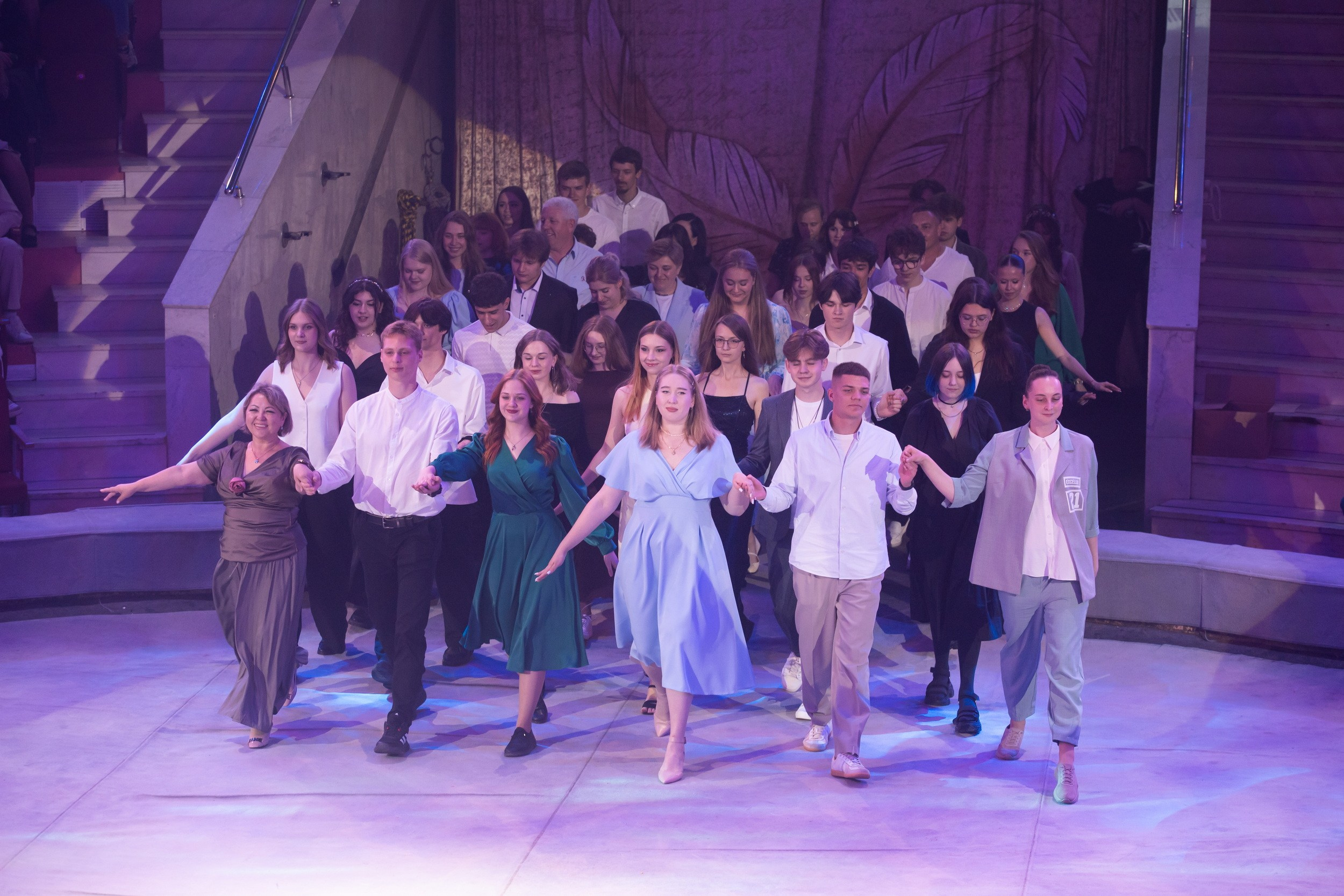 Городской бал выпускников (24 июня 2025). Репортажный фотограф Алексей Пирязев