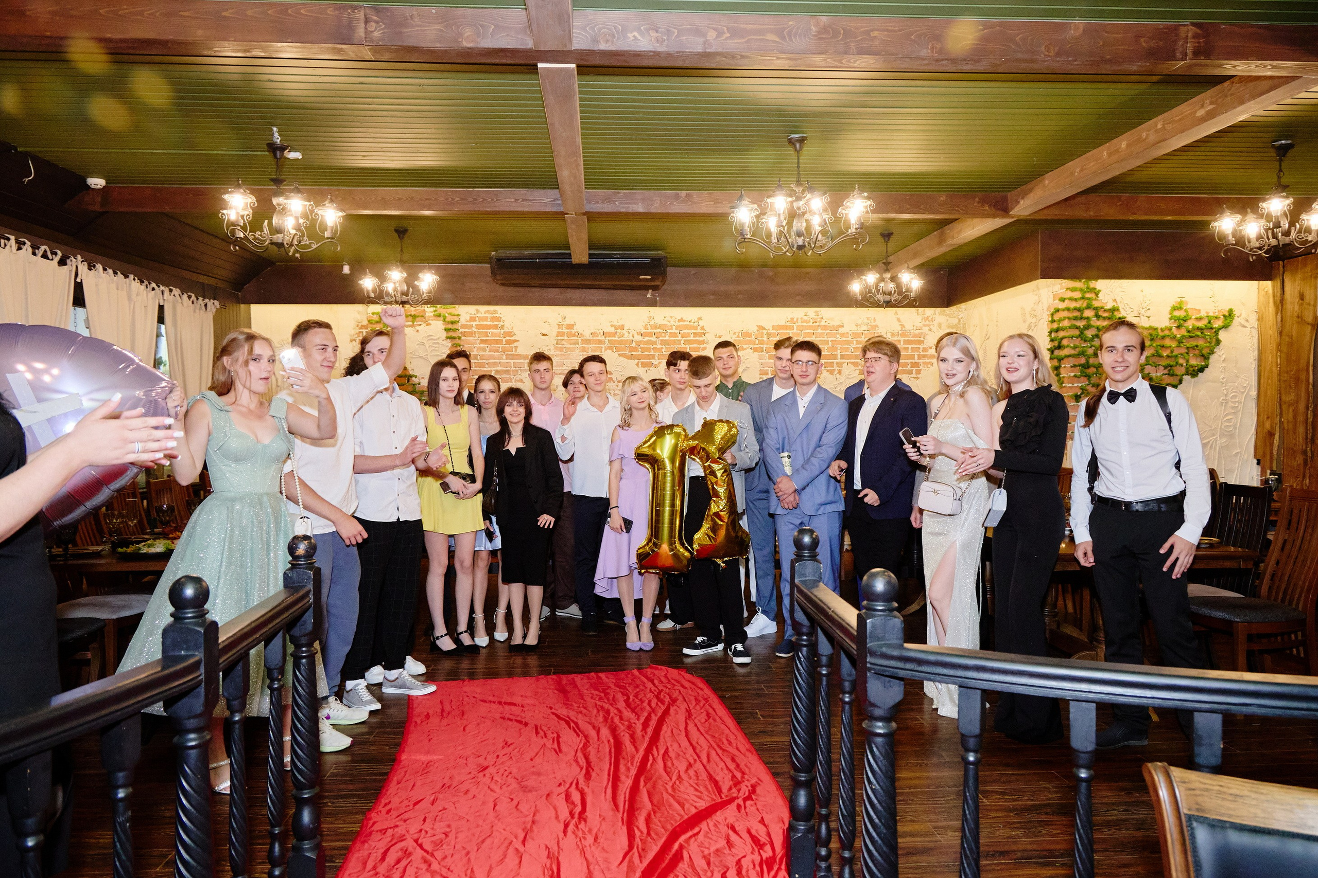 Выпускной 35 Сош. Фотограф Выпускные альбомы Таганрог Сергей Коробченко