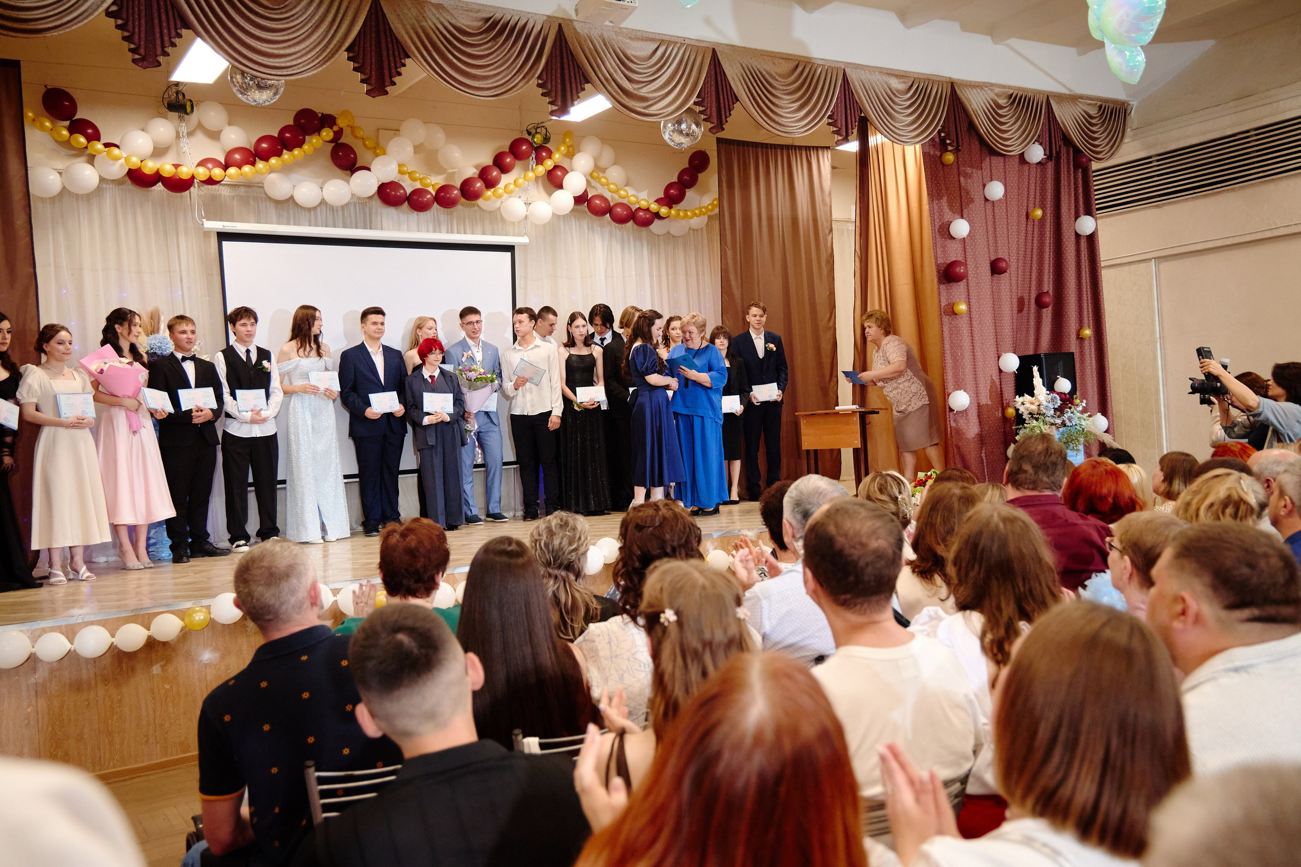 Выпускной 35 Сош. Фотограф Выпускные альбомы Таганрог Сергей Коробченко