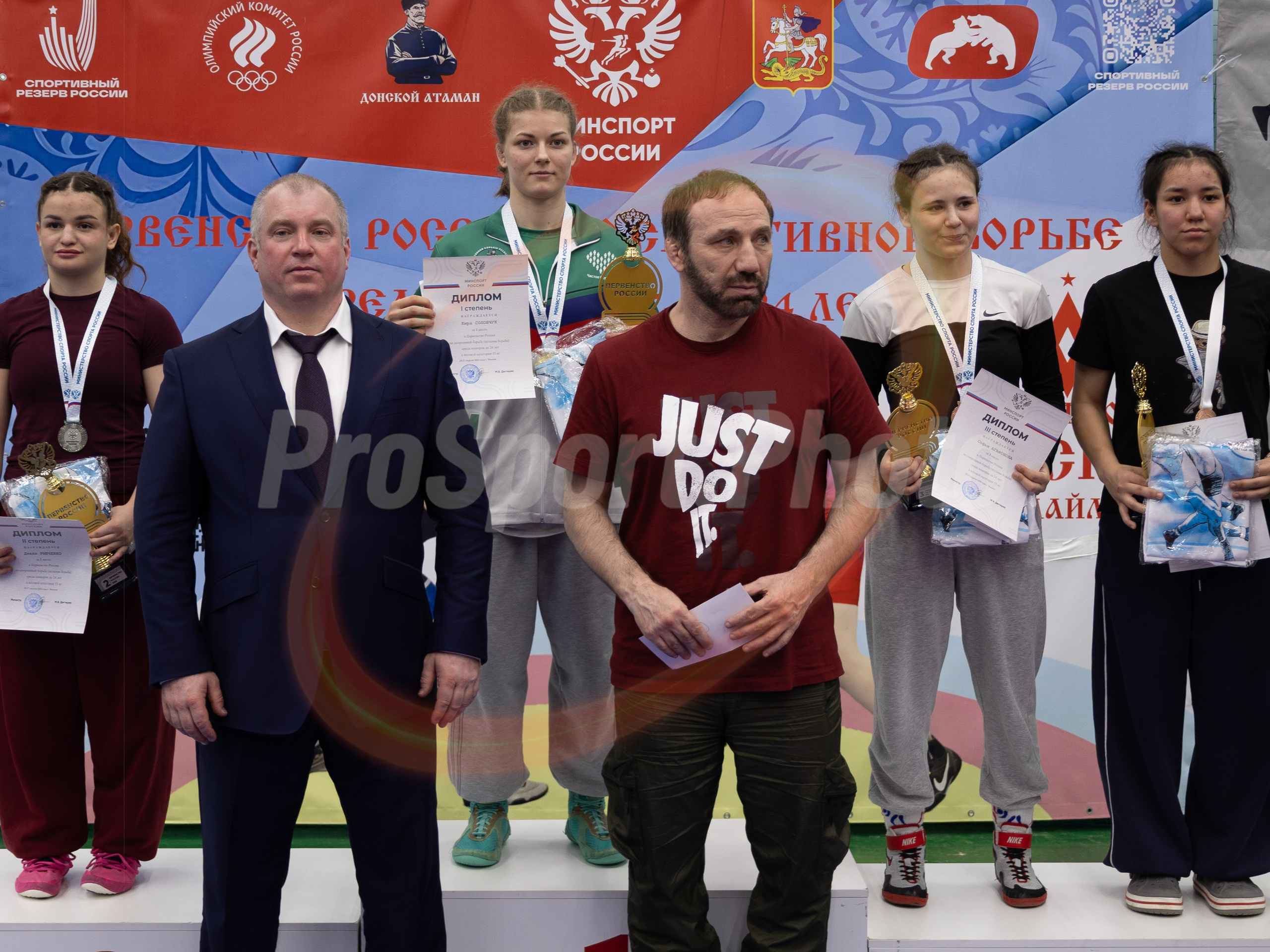 «Спорт через объектив: история в каждом снимке!»