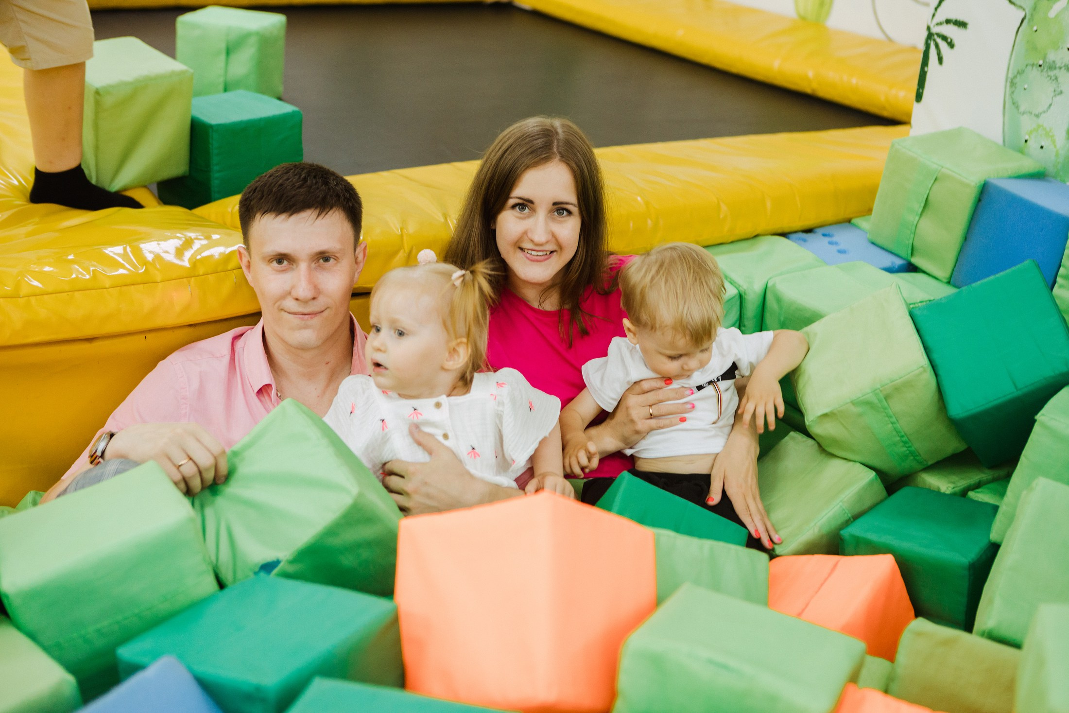 Ариша, 2 года. Cactus-LOFT. Фотографы в городе Волгограде — Людмила Агеева и Алексей Околелов