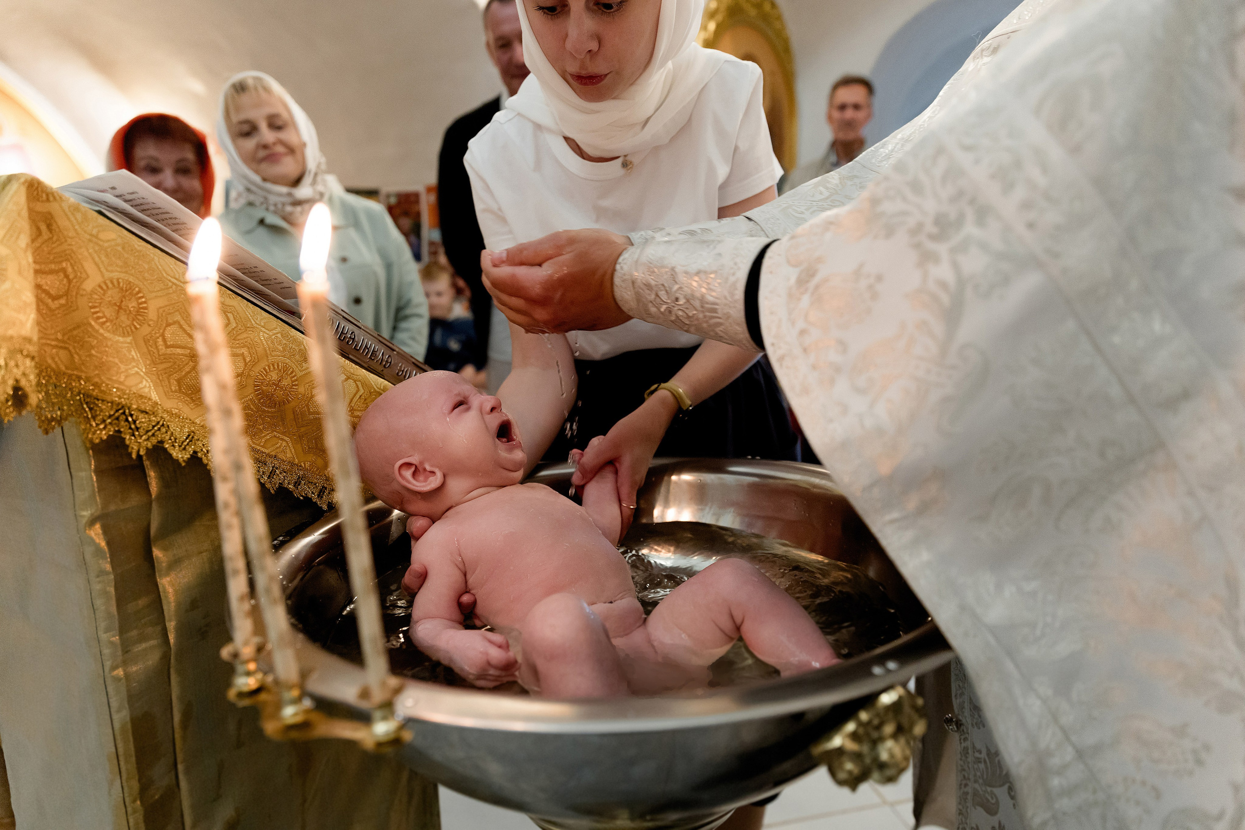 Крещение Агаты в Церкви Петра и Павла. Свадебный фотограф в Пскове и Санкт-Петербурге | Анна Голикова