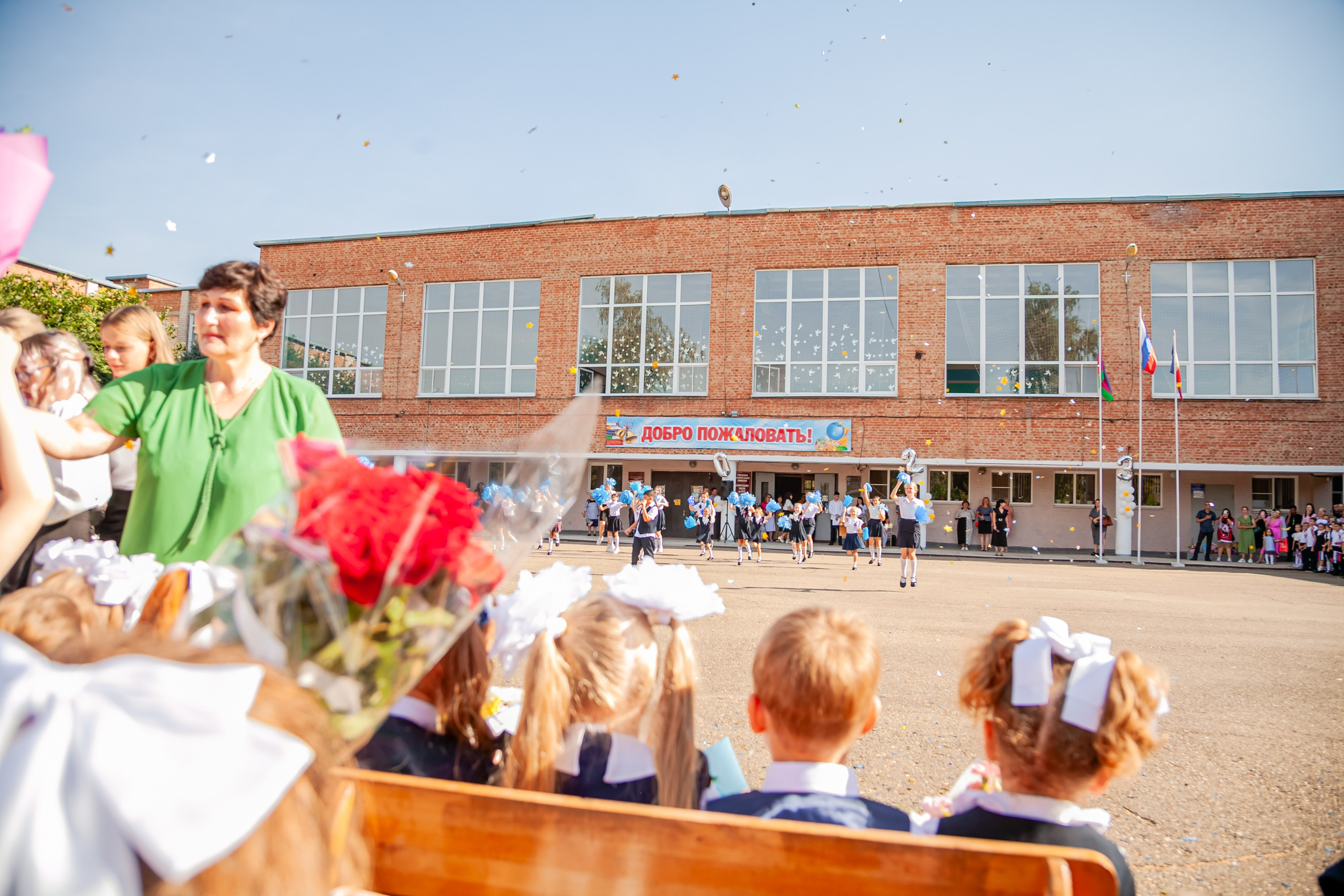 1 сентября линейка. Свадебный и семейный фотограф в Армавире