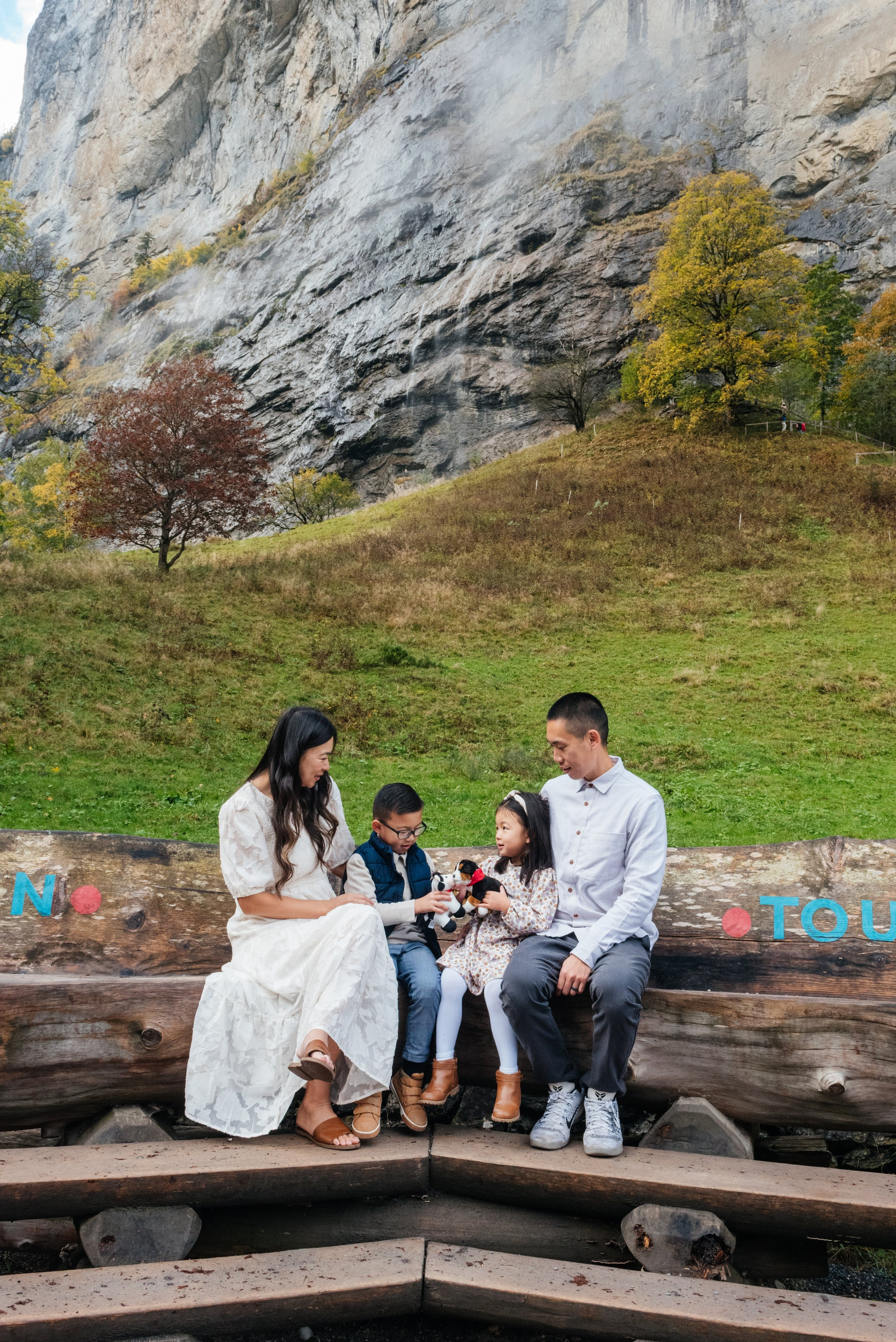 Tien, Kenny, Emily and Austin (Lauterbrunnen). Photographer in Interlaken area