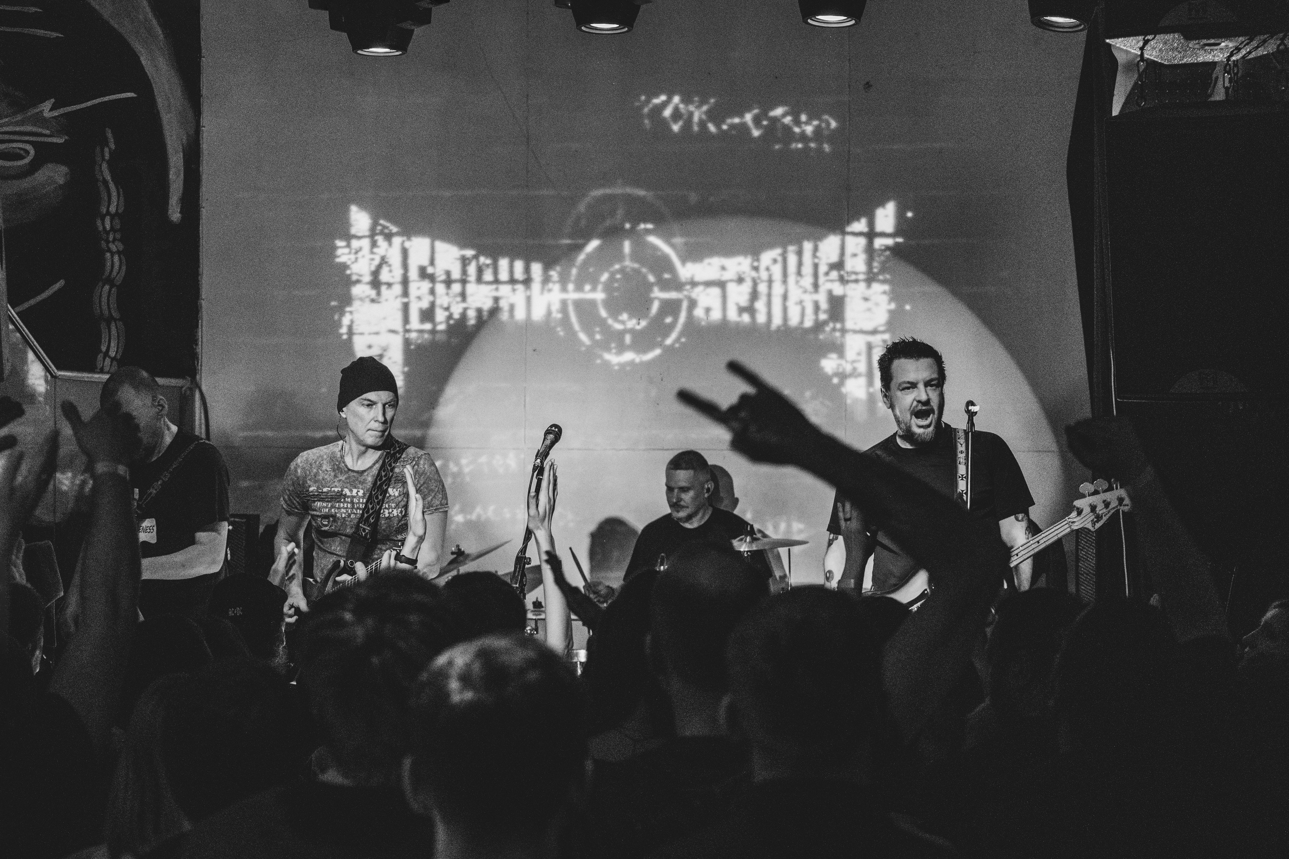 Черный обелиск. Красноярск, 08.04.2025, Эрмитаж. Фотограф Регина Крикунова г. Красноярск