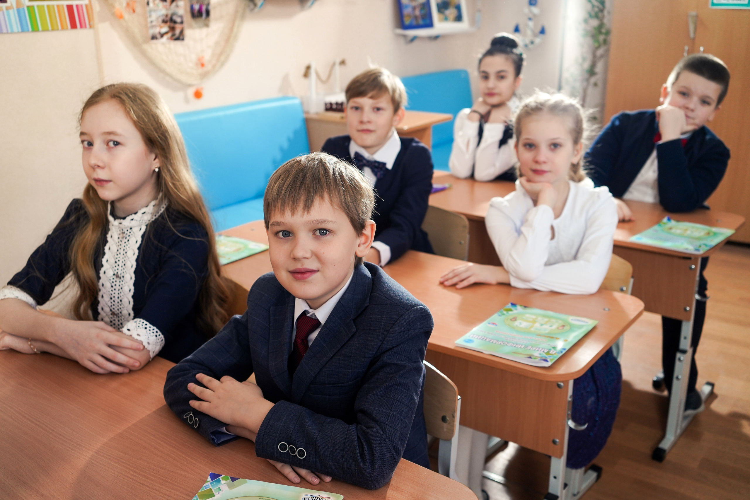 Выпускные альбомы, 4 класс Школа № 175 школьная фотосессия. Семейный и портретный фотограф в Екатеринбурге Анна Лобанова