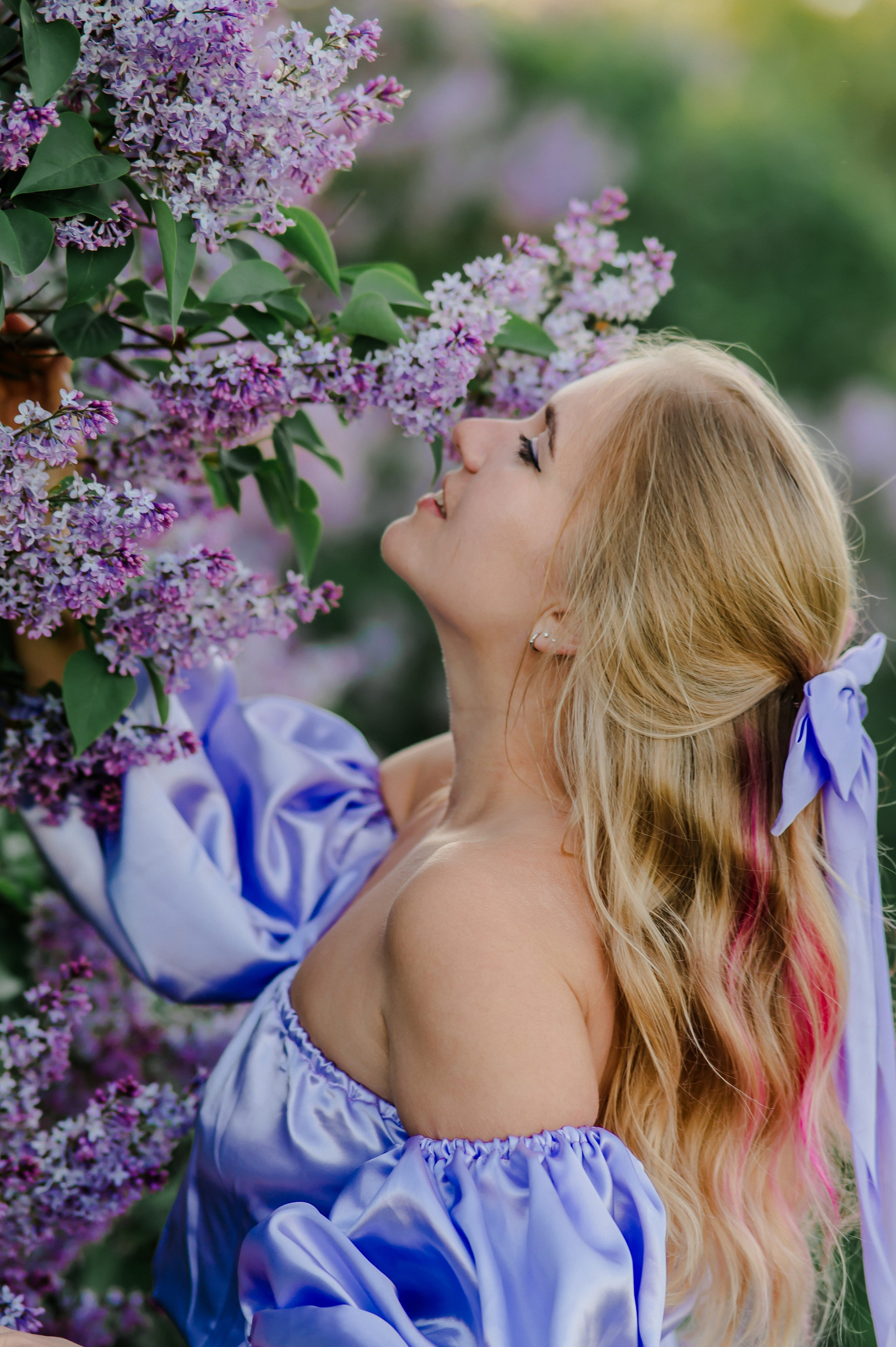 Юлия и сирень. Свадебный и семейный фотограф Евгения Кононова