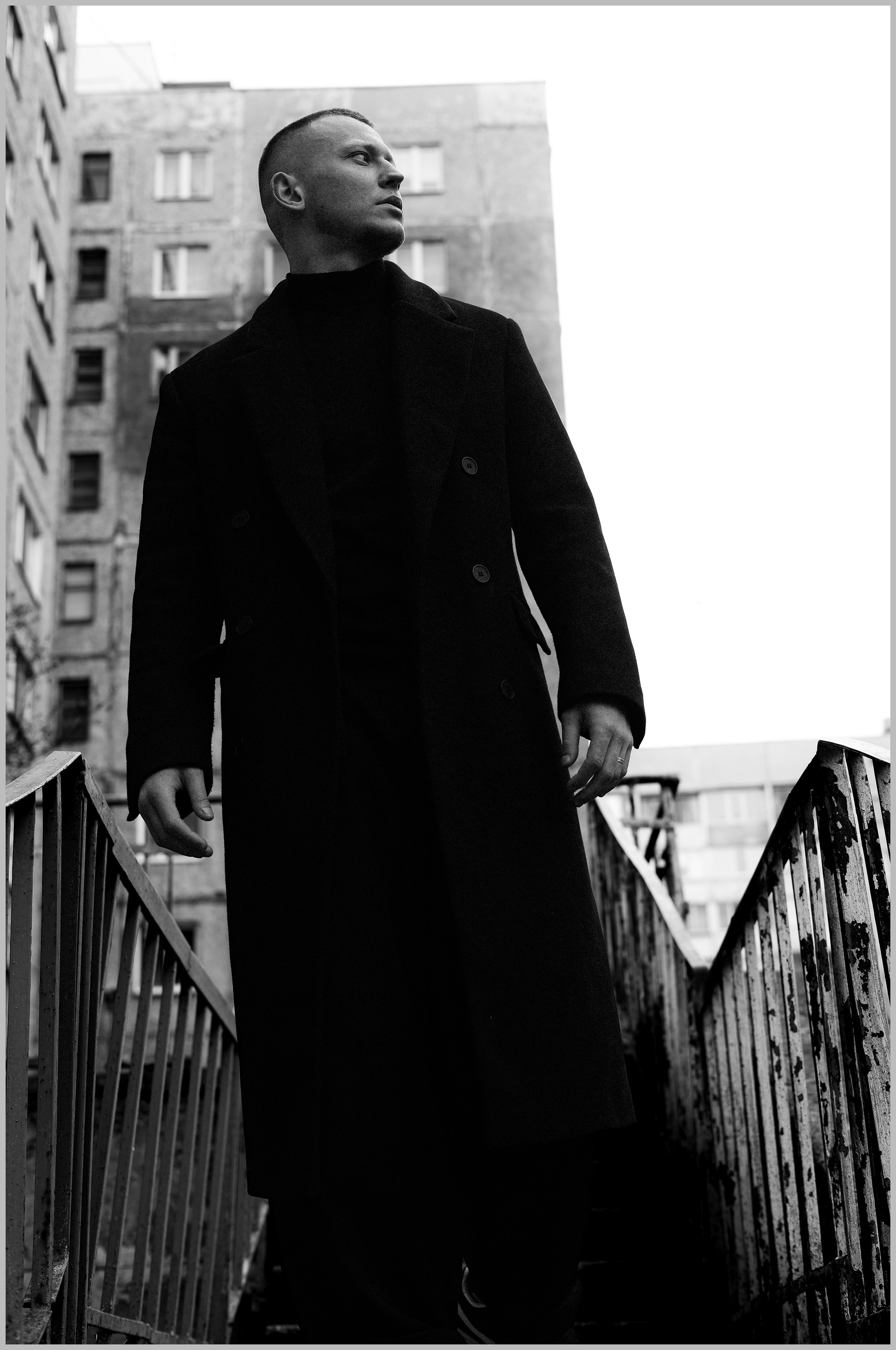 Евгений. Портретный фотограф в Орле. Готовые фото за 3 дня! Помощь в позировании. Советы по организации