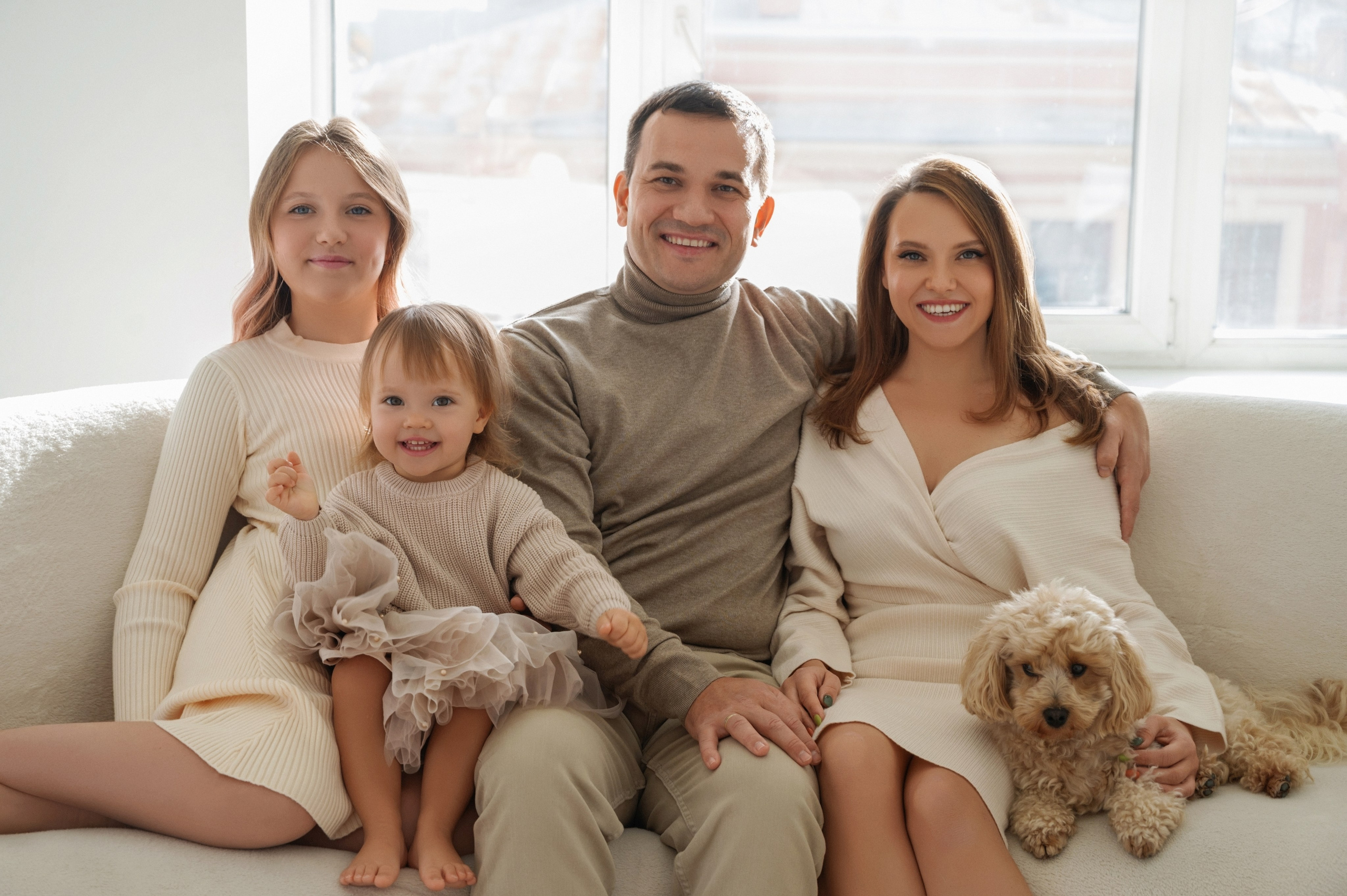 Семейная фотосессия. Профессиональный фотограф беременности в СПБ. Стильные фотосессии беременности в стиле минимализм и классическая фотография