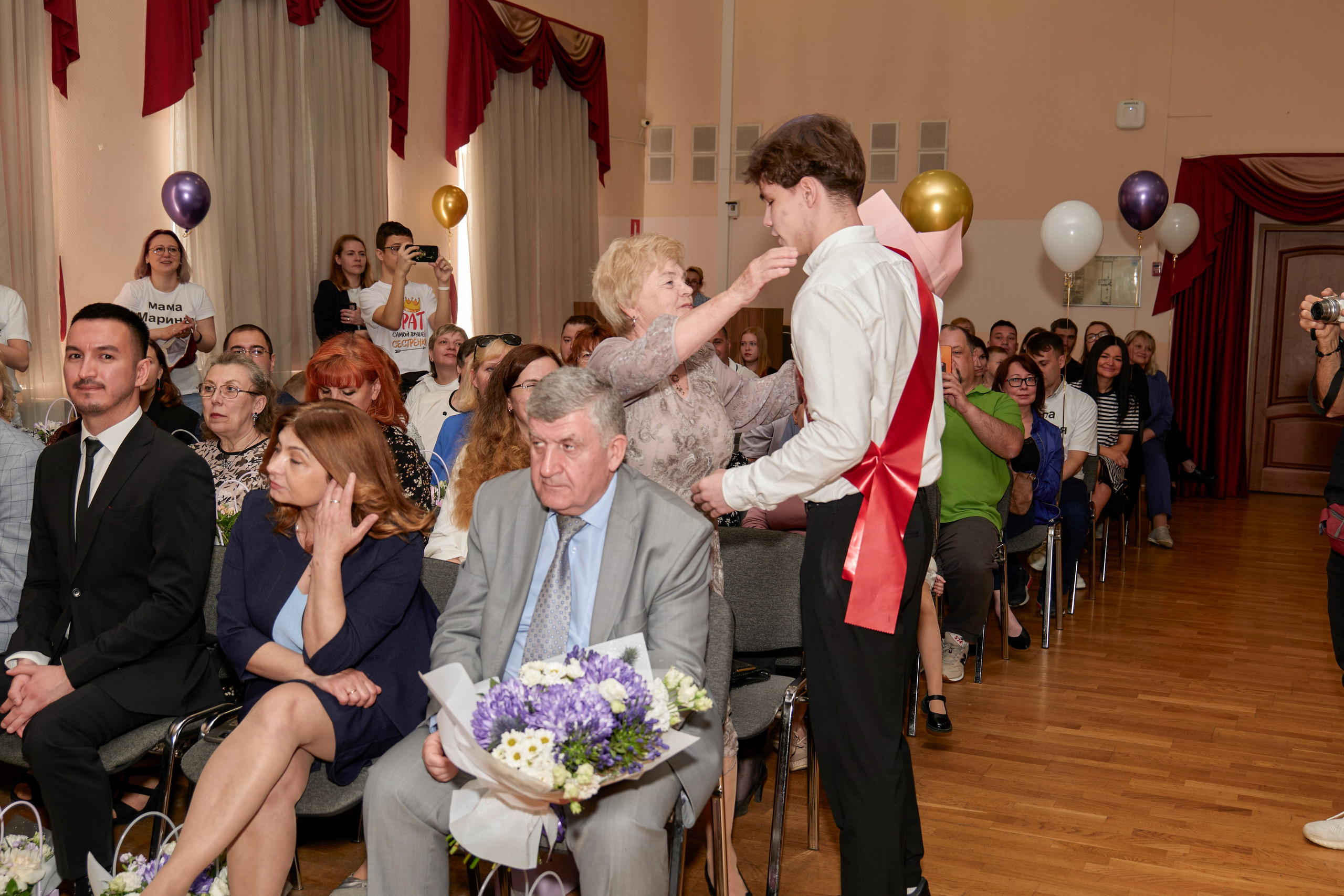 Последний звонок школа 1413. Детский и семейный фотограф г. Москва Оксана Катаджи