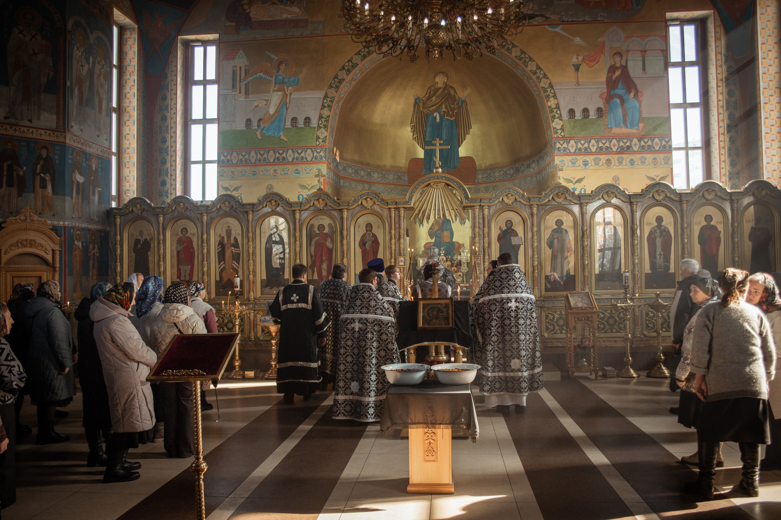 Преждеосвящение Даров. Храм Серафима Саровского. Церковный, семейный и репортажный фотограф Волгоград, Волжский