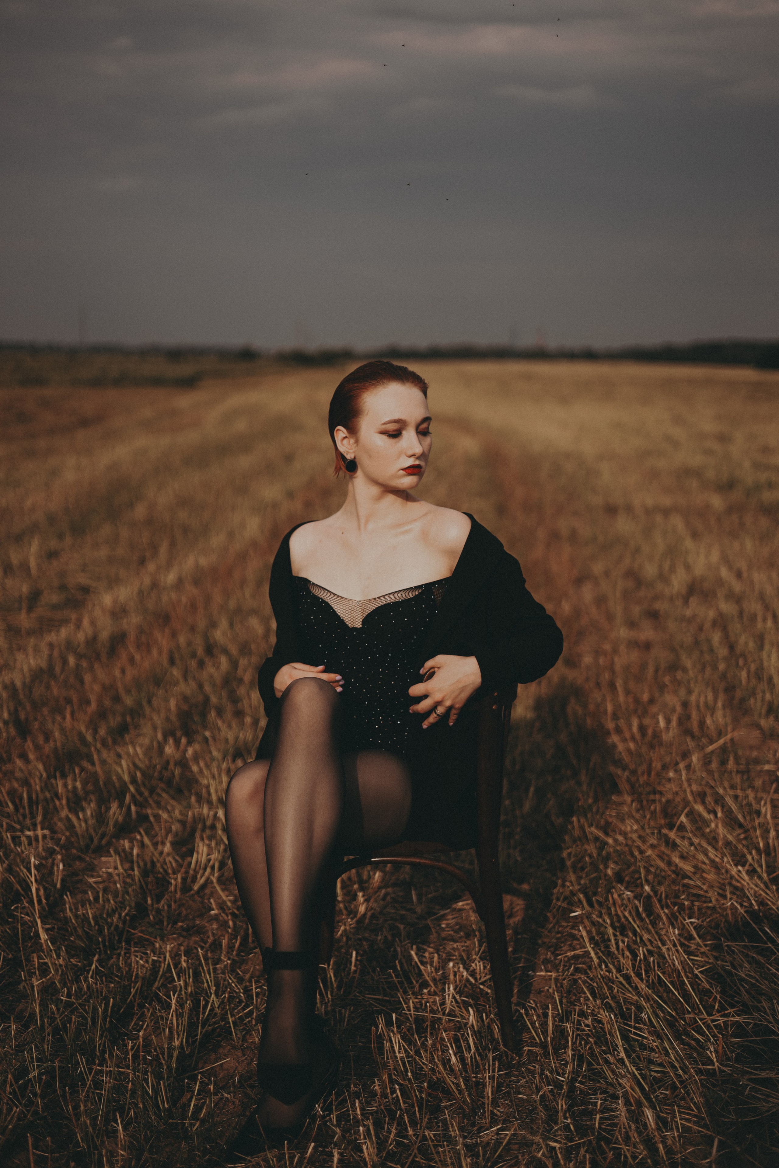 Дарья|Поле. Фотограф Мария Лаенко