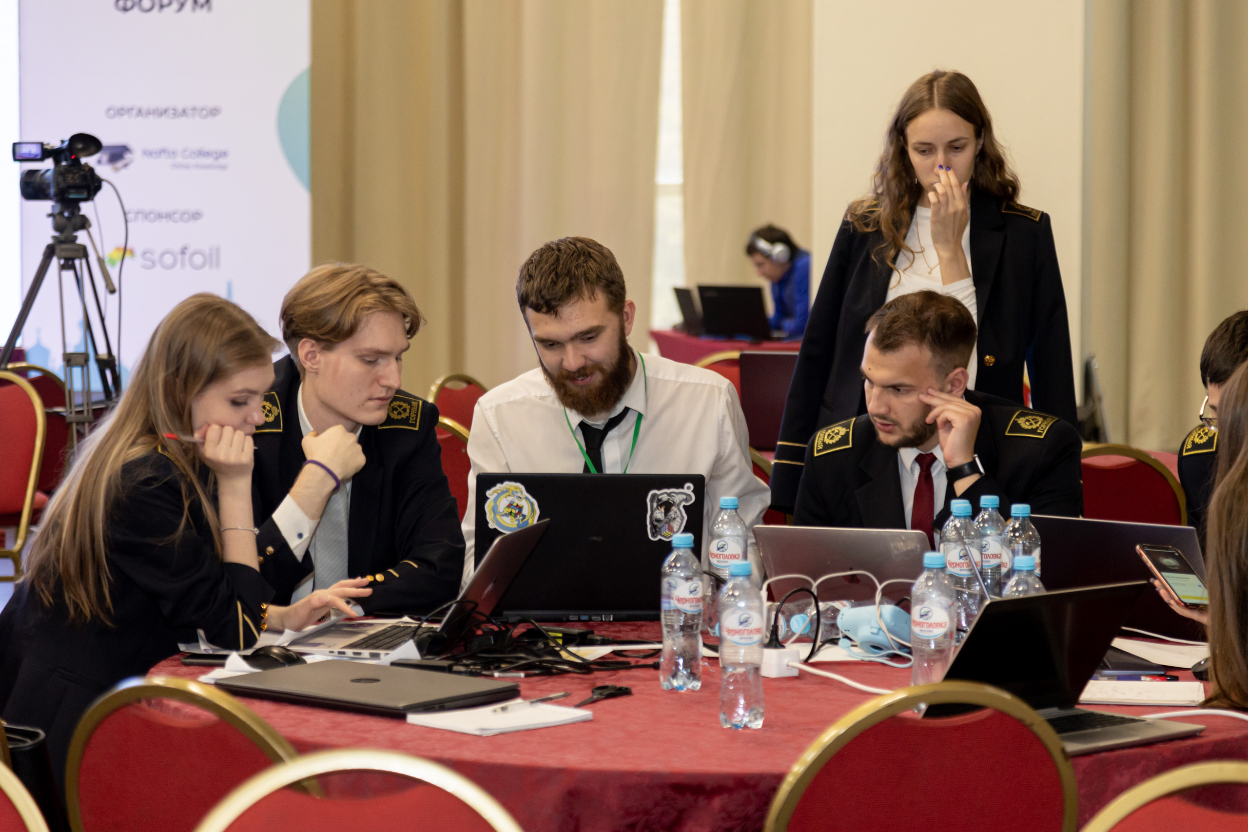 Фотосъёмка форумов, собраний в Санкт-Петербурге и Лен. области. Фотограф на праздник, корпоратив, День Рождения и Юбилей в г. Санкт-Петербурге Алексей Анкушев