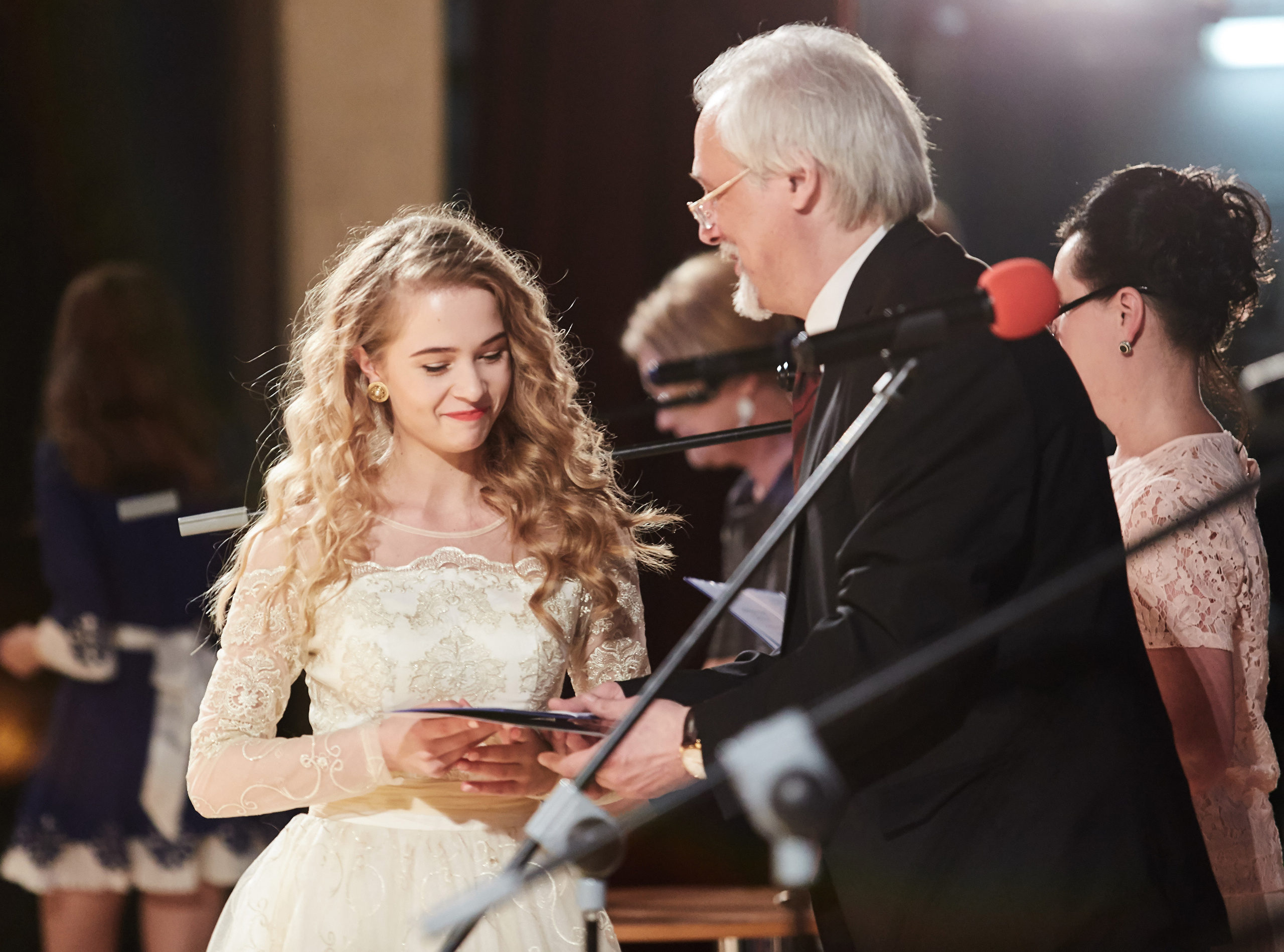 Фотосъёмка вручения школьных аттестатов в Санкт-Петербурге. Фотограф на праздник, корпоратив, День Рождения и Юбилей в г. Санкт-Петербурге Алексей Анкушев