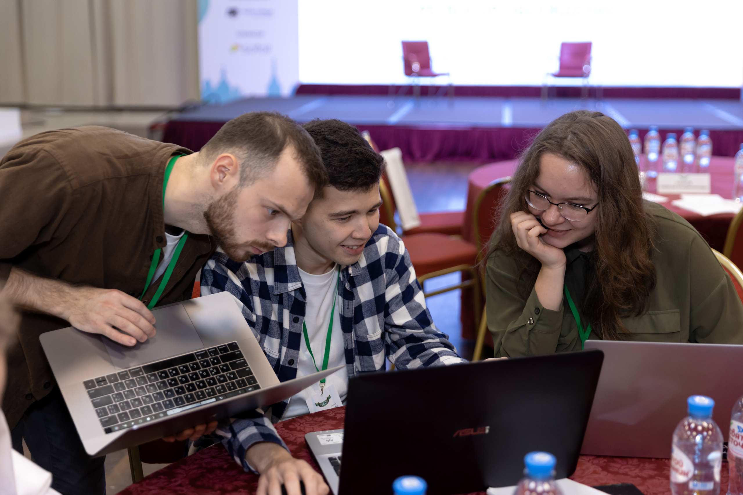 Фотосъёмка форумов, собраний в Санкт-Петербурге и Лен. области. Фотограф на праздник, корпоратив, День Рождения и Юбилей в г. Санкт-Петербурге Алексей Анкушев