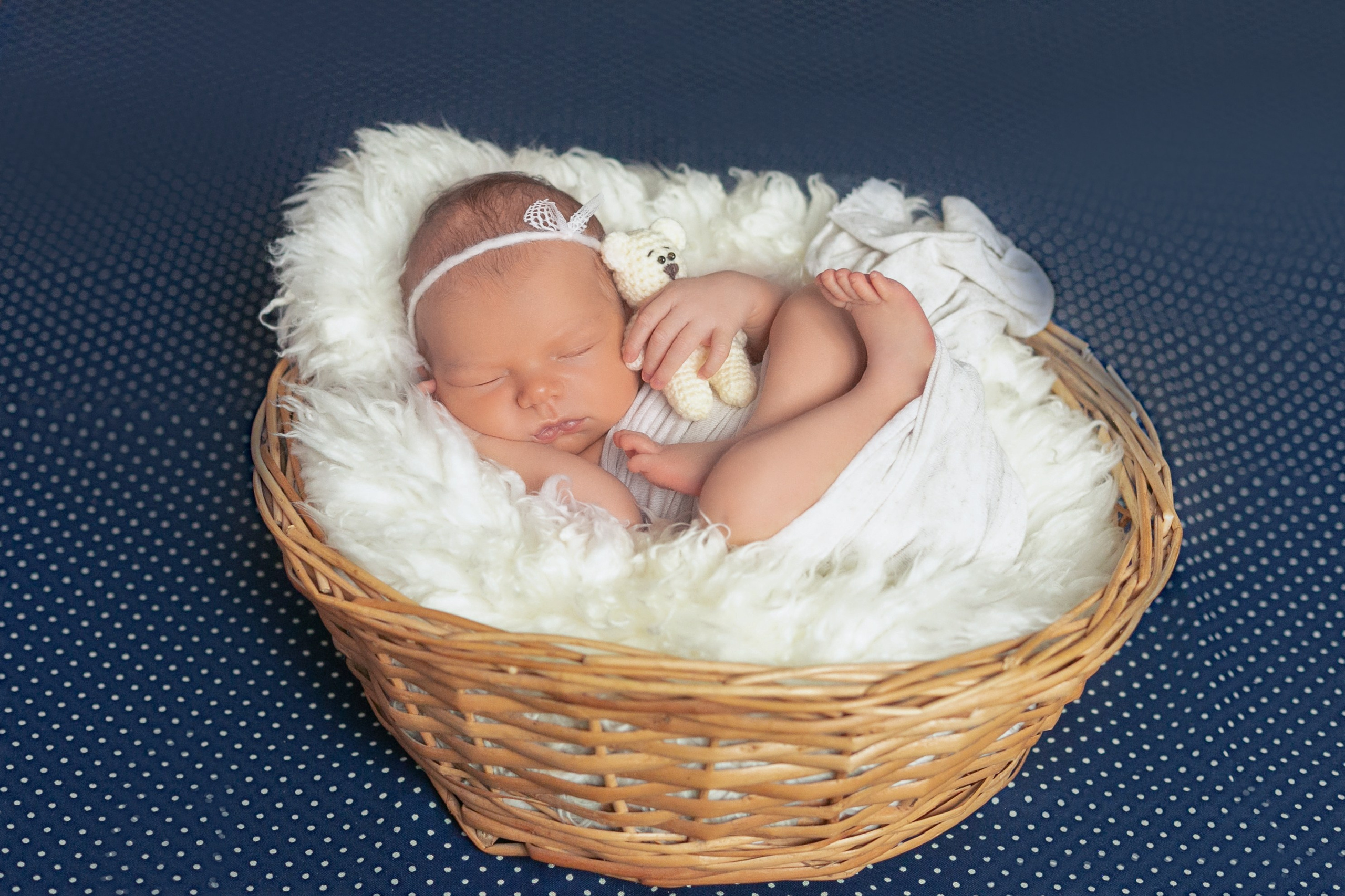 PH @blossombabyru. Retoucher Aleksmokh