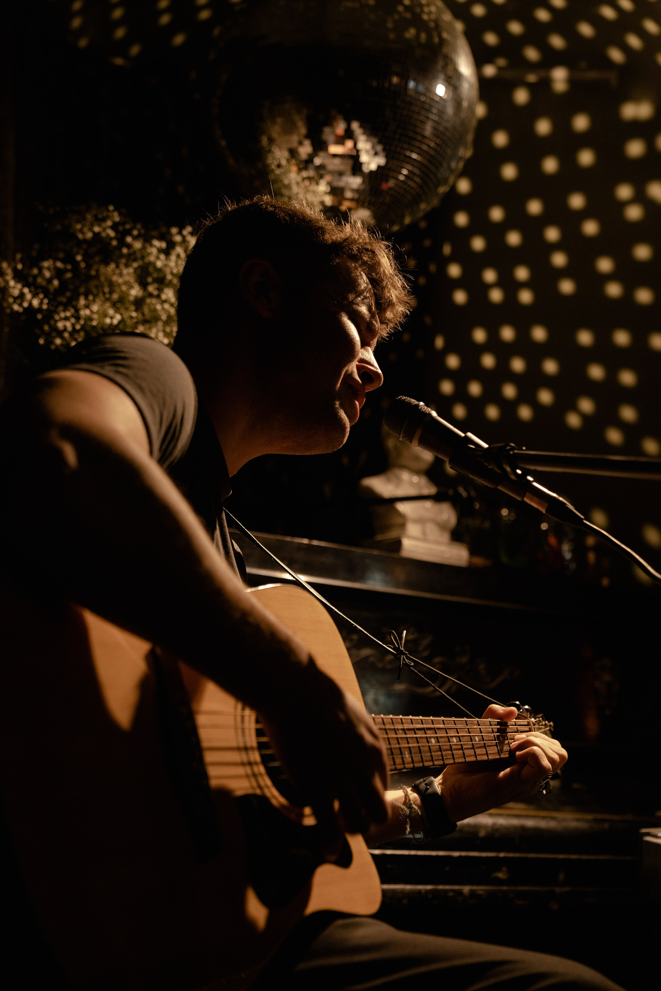 Pavel Artemiev (Artemiev Band). Cabaret SHUM. Фотограф Ирина Соколенко Санкт-Петербург