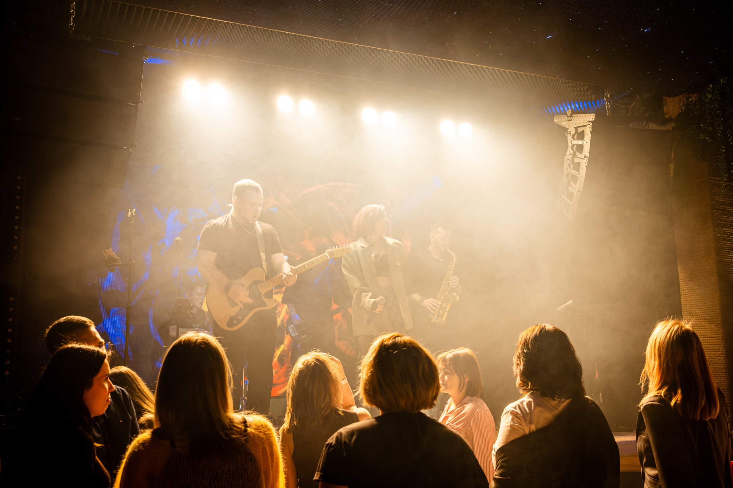 Концерт. Фотограф и видеограф в Тюмени Анна Жагорина, ваши фото еще не отдавали так быстро!