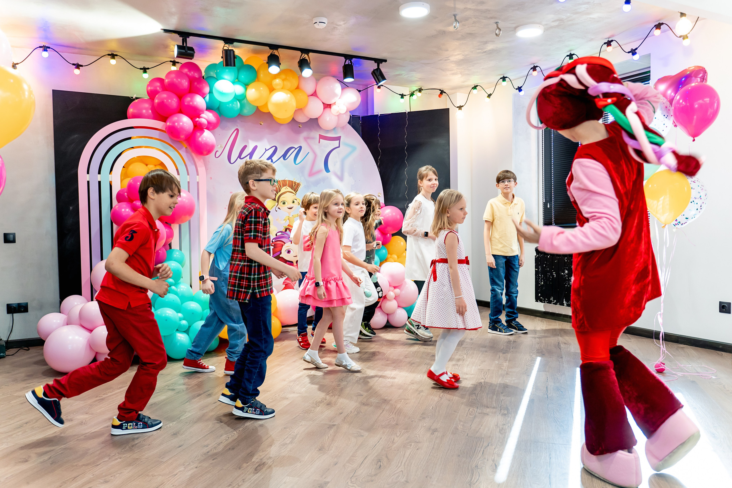 Фотограф на детский день рождения Москва. Фотограф \ Видеограф на Крещение, Венчание Москва| Семейные съемки