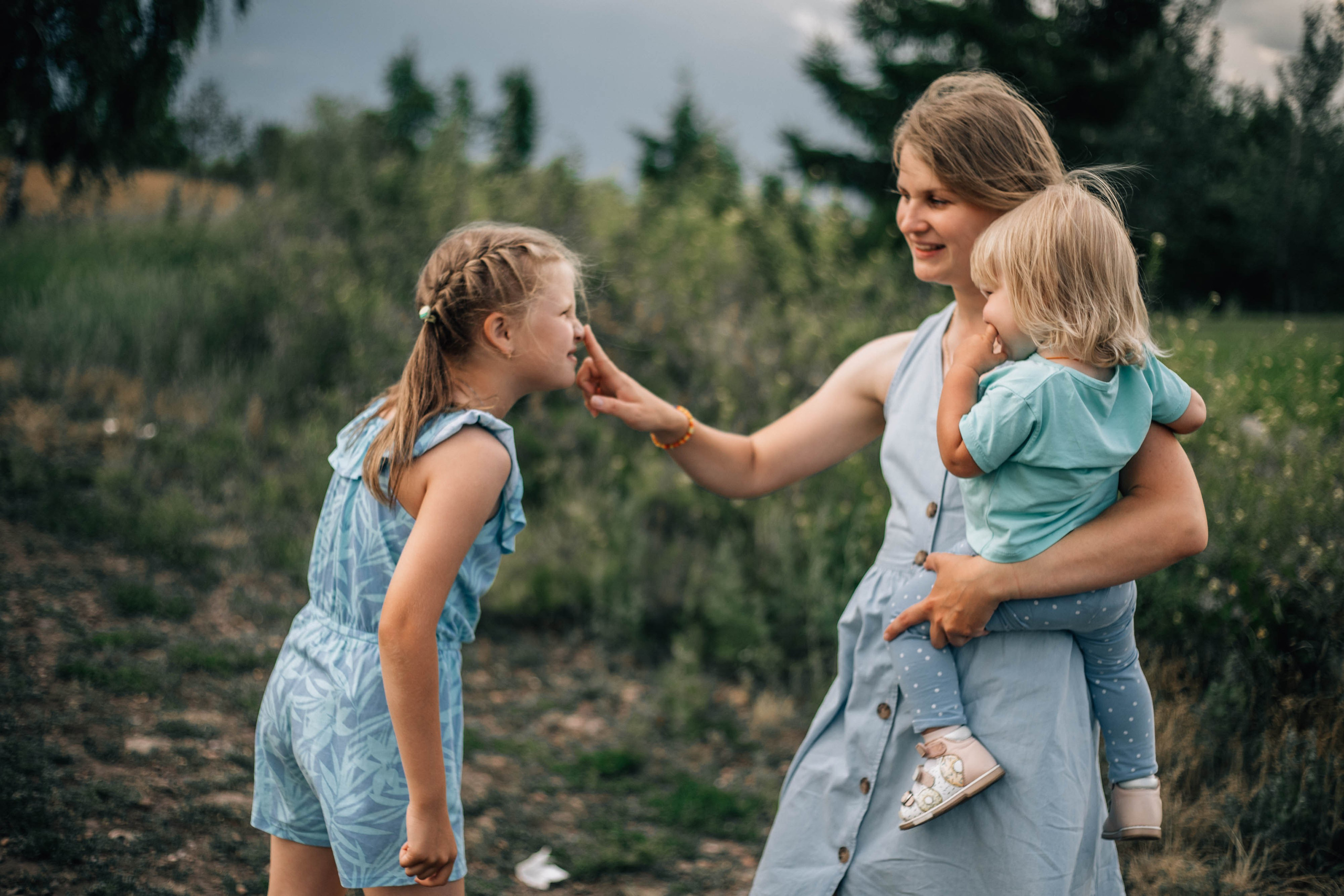 Оля с доченьками. Семейный и детский лайфстайл фотограф Юлиана Дрот Красноярск