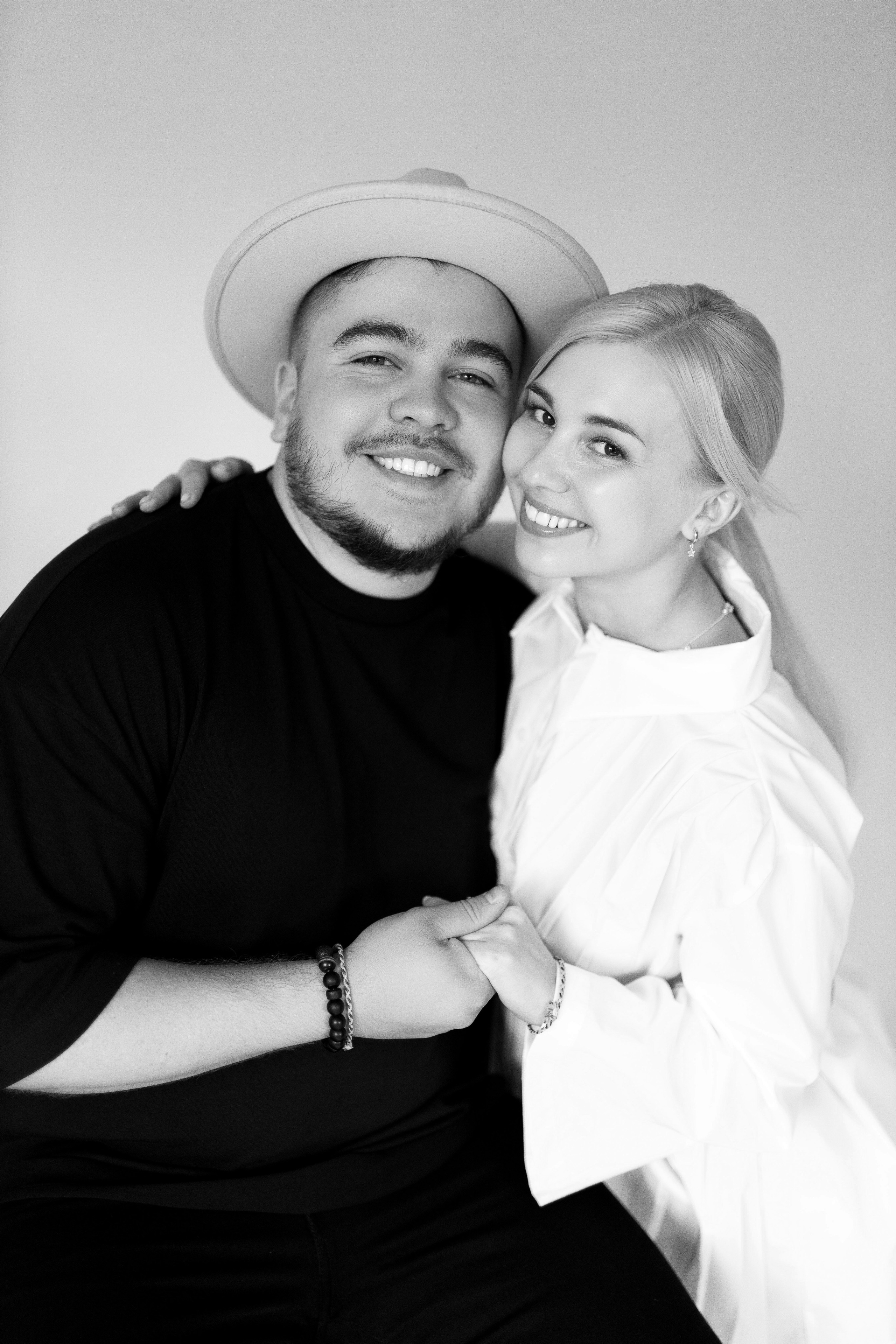 Семейная фотосессия монохром. Свадебный и семейный фотограф в Алматы Алексей Балышев
