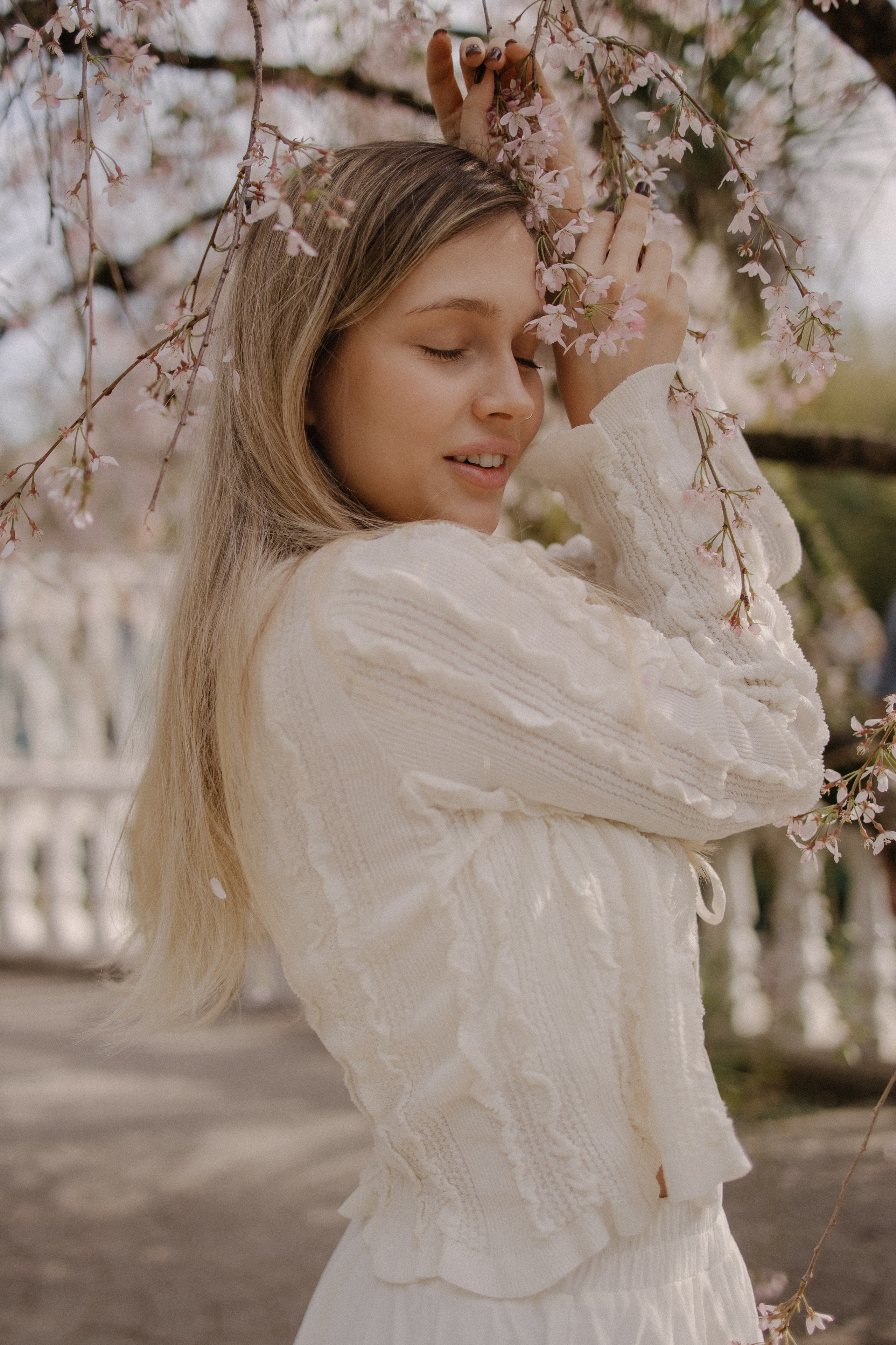 Света в сакуре. Фотограф Сочи Адлер Сириус Красная поляна Олеся Минив