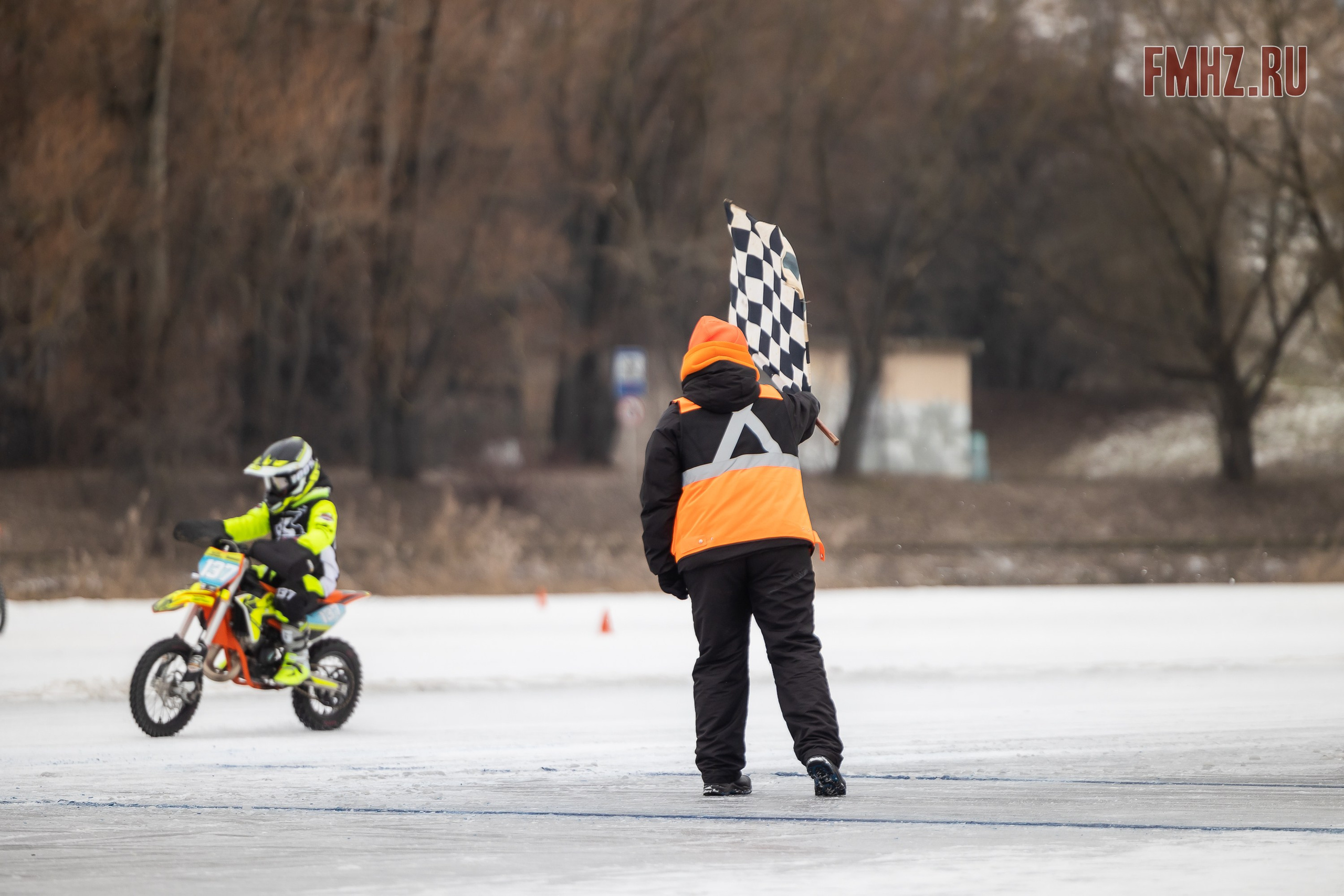 Первый этап Кубка МФР по мотокроссу на льду Большого Крылатского пруда в Москве. 8 февраля 2025 г. Фотограф Владимир Охрименко