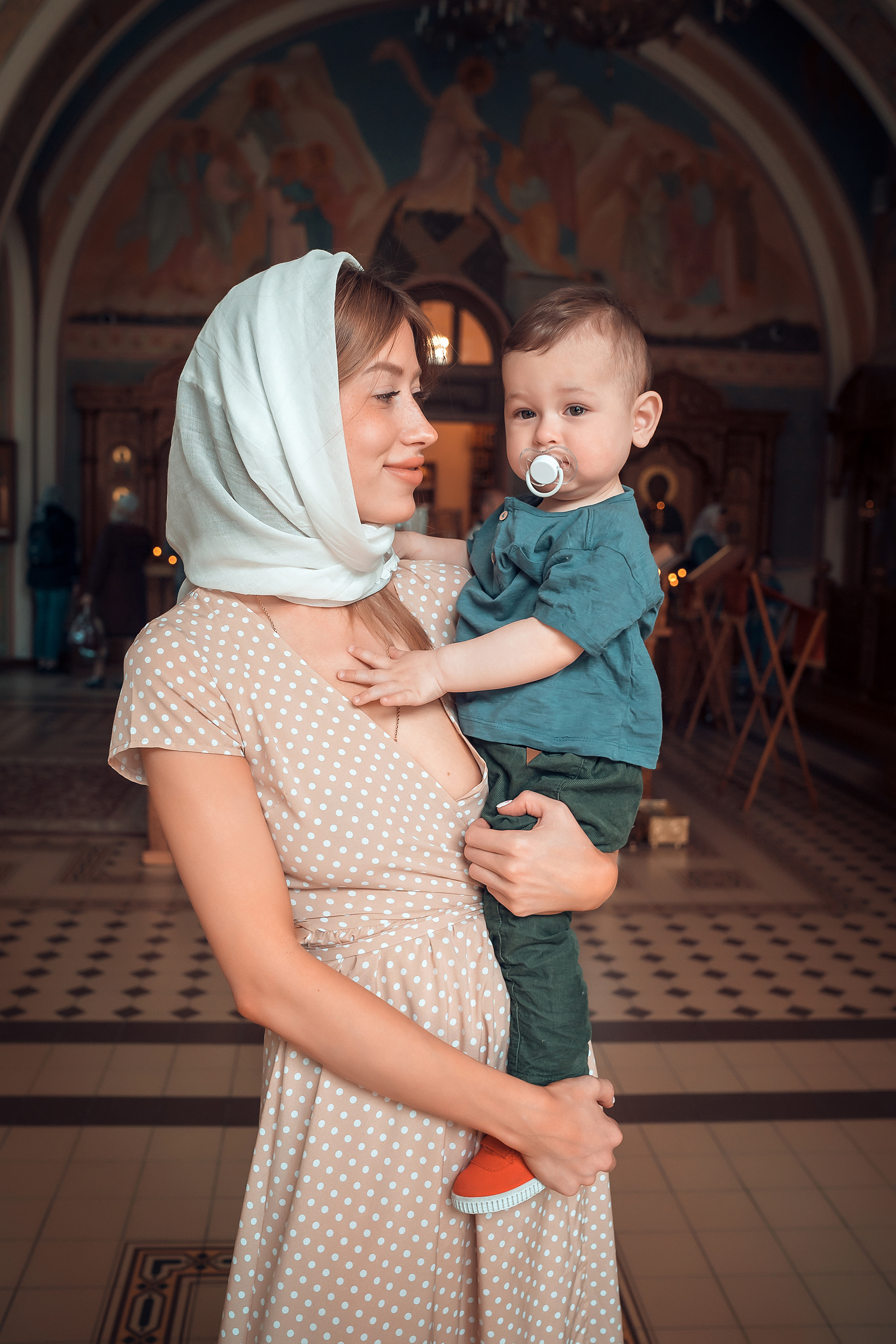 Таинство крещения ребенка в Красноярске, покрестить ребенка Красноярск, Храмы Красноярска, Церковь Красноярск, Юлия Рамазанова фотограф на крещение