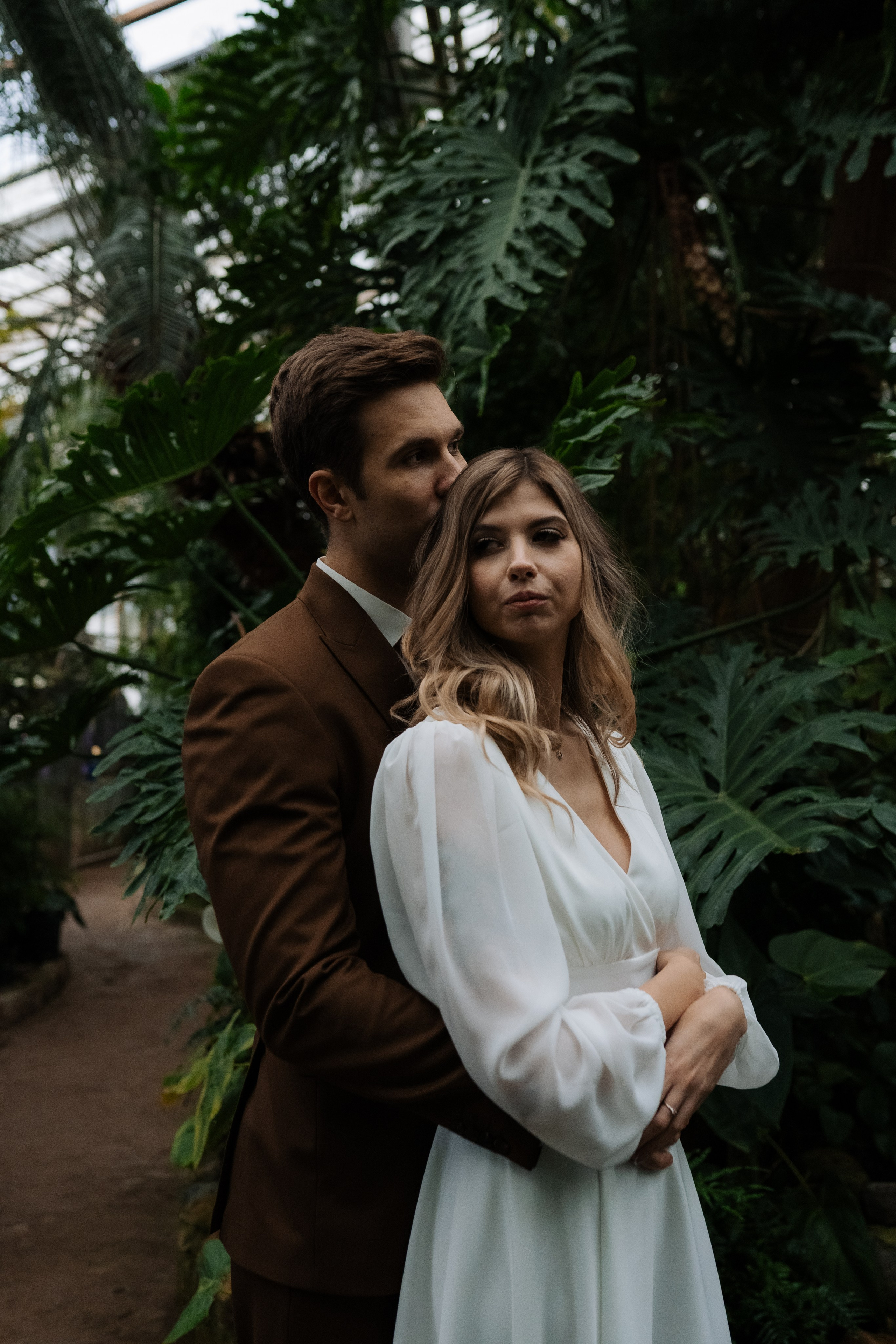 Свадебная фотосессия в оранжерее, Москва. Свадебный фотограф в Москве Анна Полушина