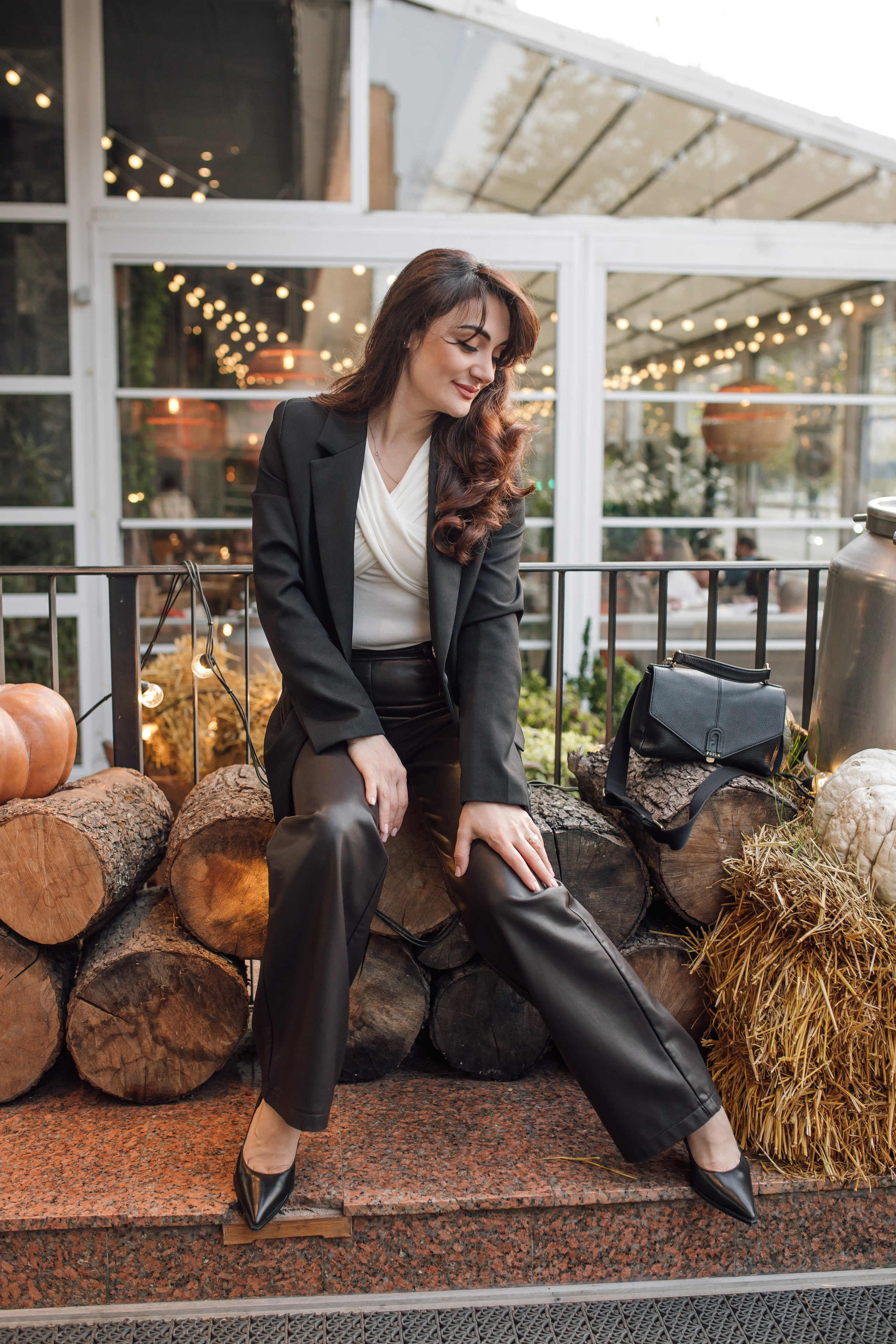 Мама и дочь, осенняя городская прогулка. Фотохудожник Наталия Кирсанова