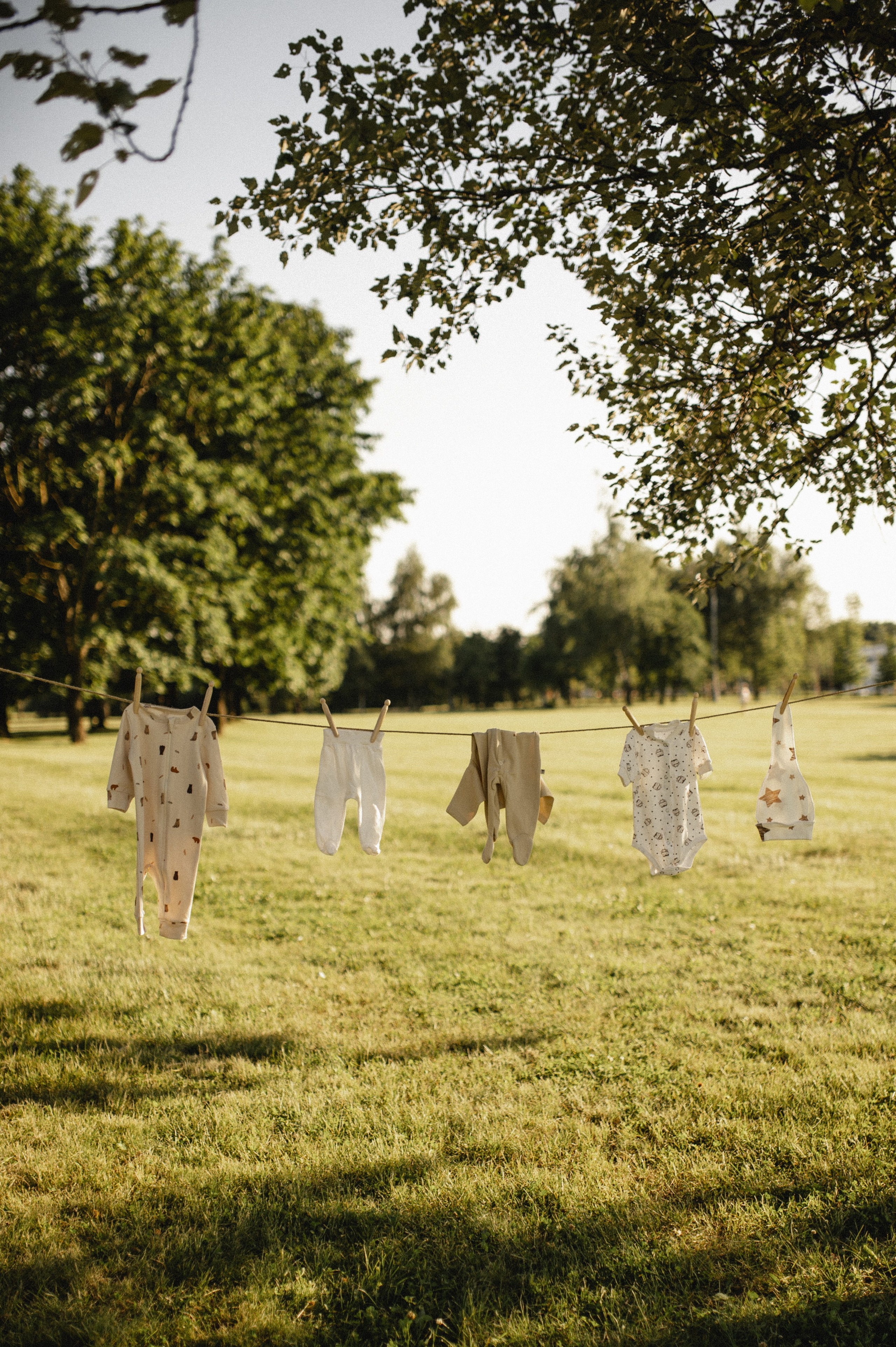 Фотосессия беременности на природе в парке Москвы. Семейная фотосессия Бутово Москва фотограф Алина Морщагина
