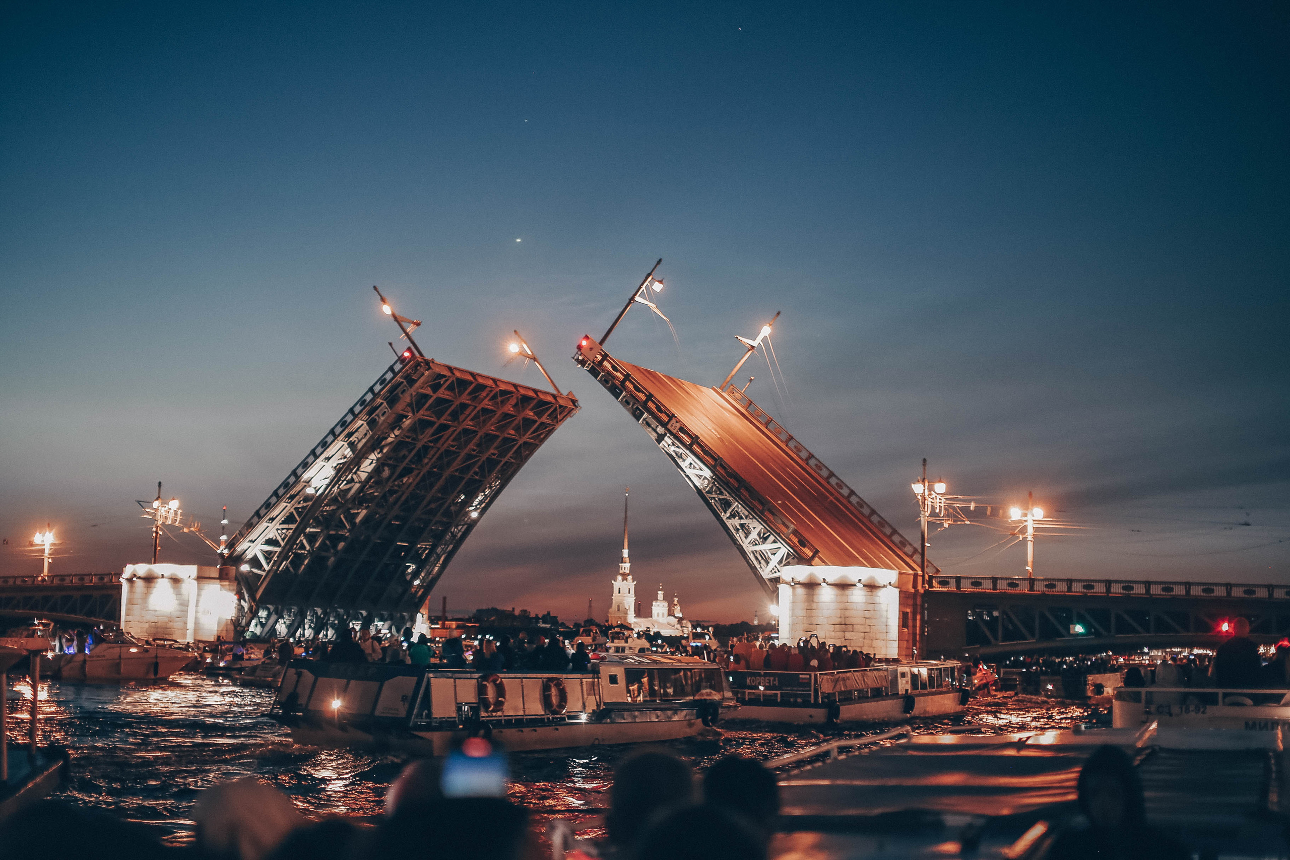 Тут нет людей. Главная