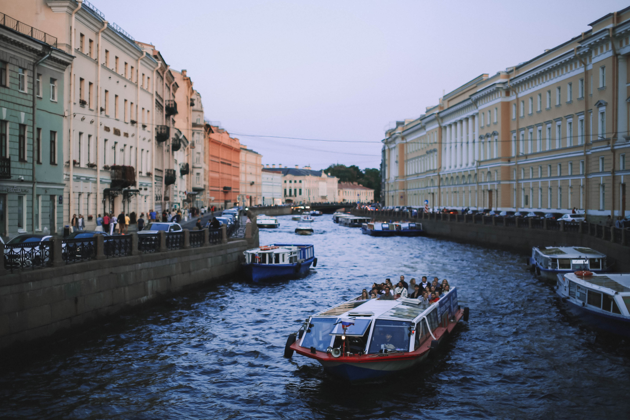 Тут нет людей. Главная