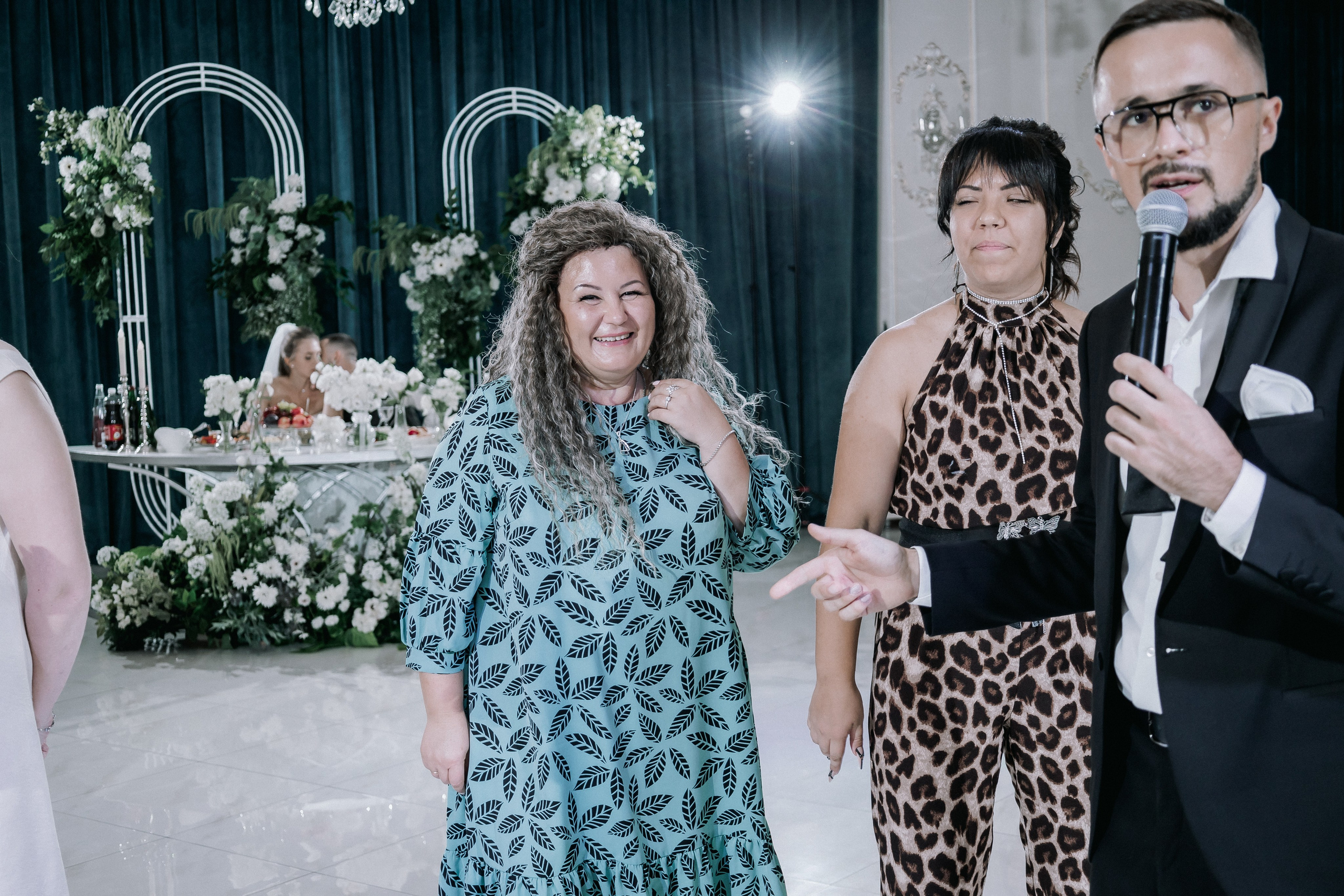 Свадебная прогулка. Эвелина и Дмитрий. Свадебная фотография. Арина Рубах