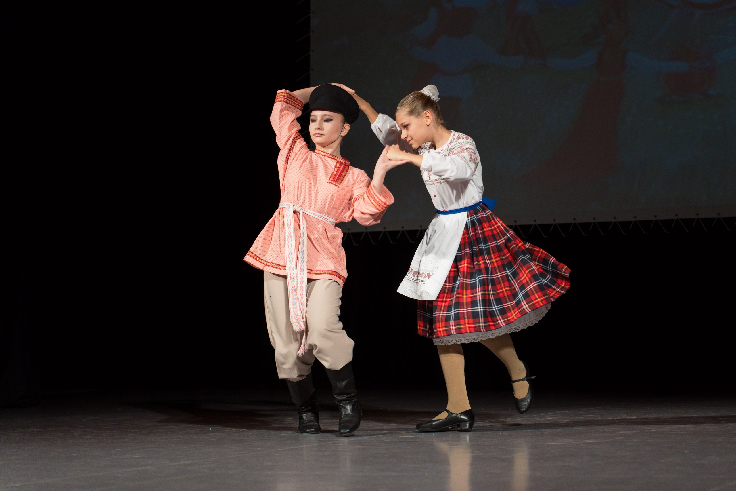 Народный танец. Репортажная съёмка в Санкт-Петербурге, Константин Петров